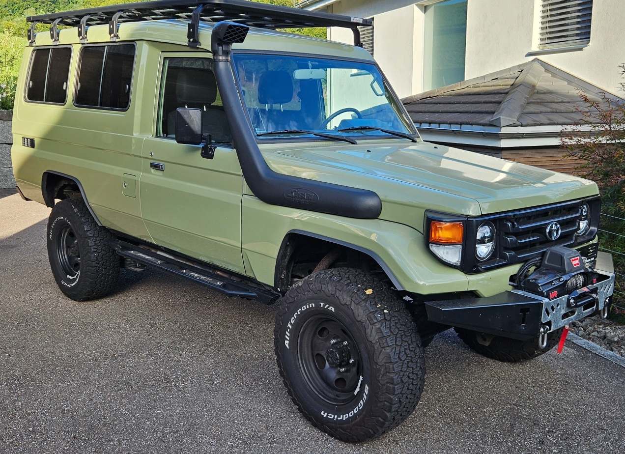 TOYOTA Land Cruiser 400 Hdt Long 4.2D-image-0