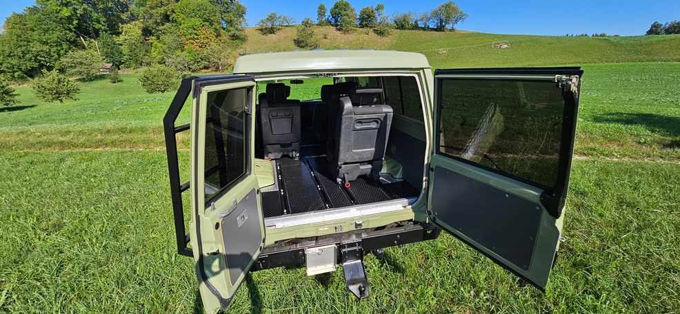 TOYOTA Land Cruiser 400 Hdt Long 4.2D-image-3