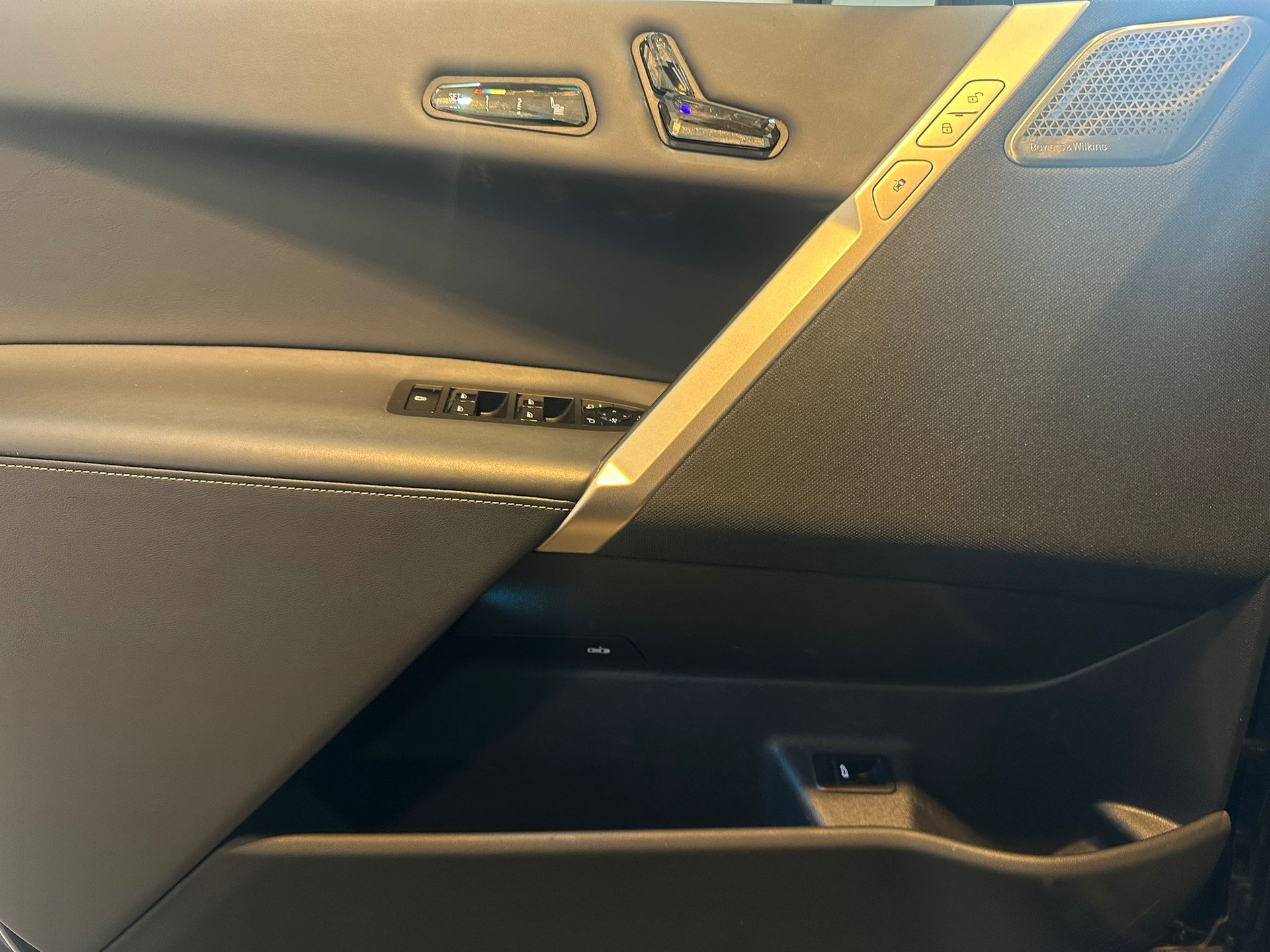 BMW iX M60-image-20