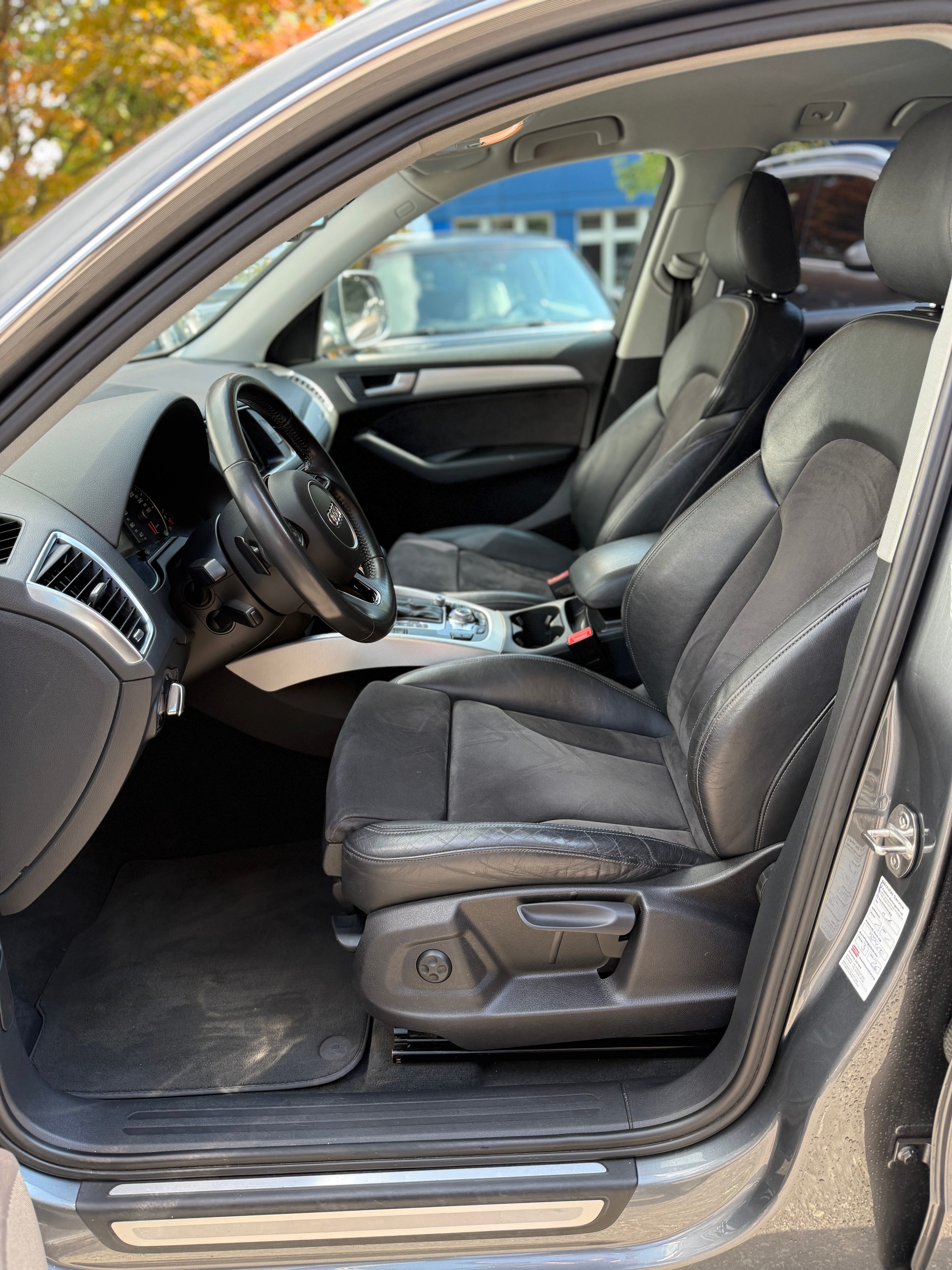 AUDI Q5 3.0 TDI quattro S-tronic-image-7