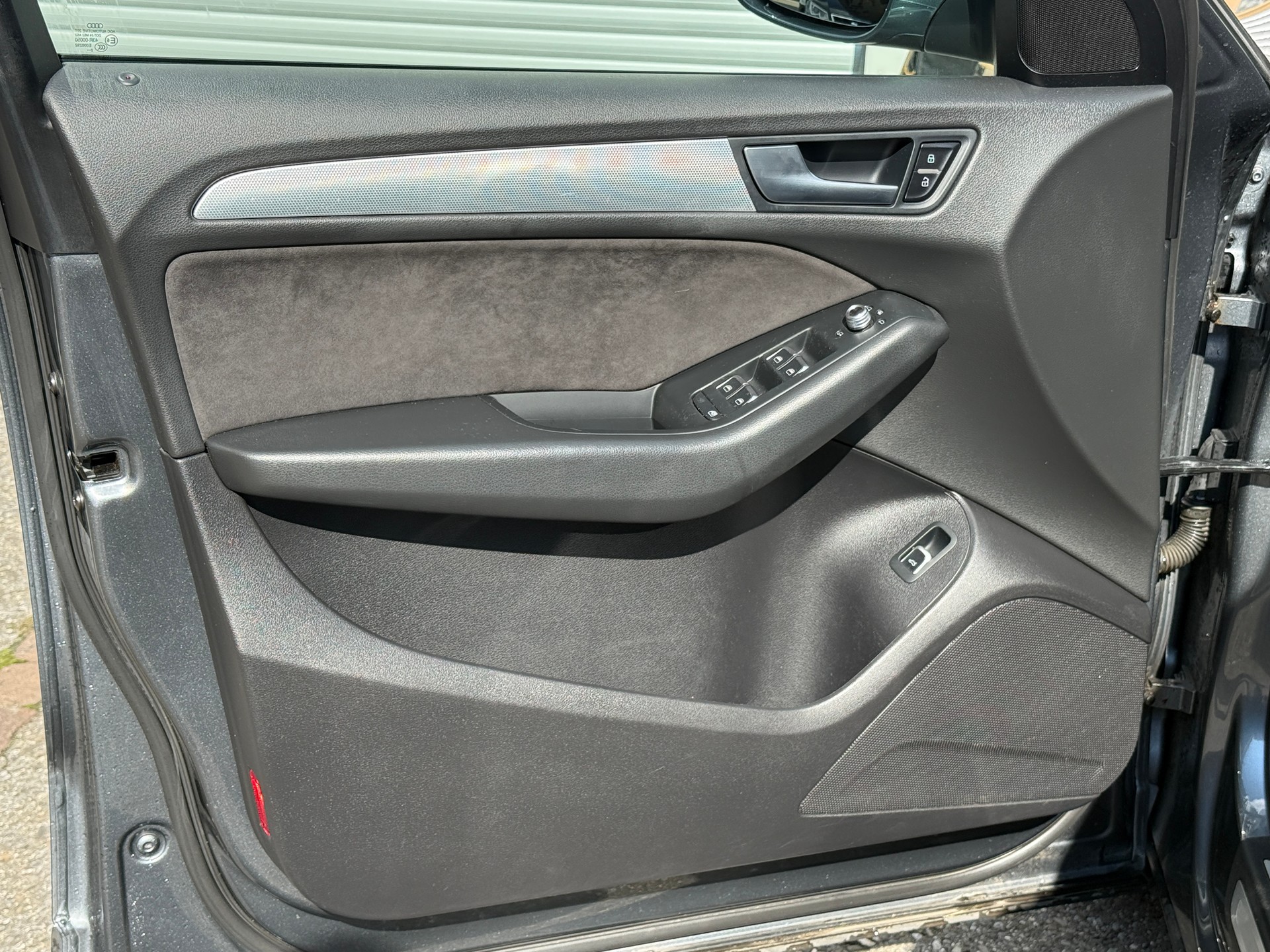 AUDI Q5 3.0 TDI quattro S-tronic-image-19