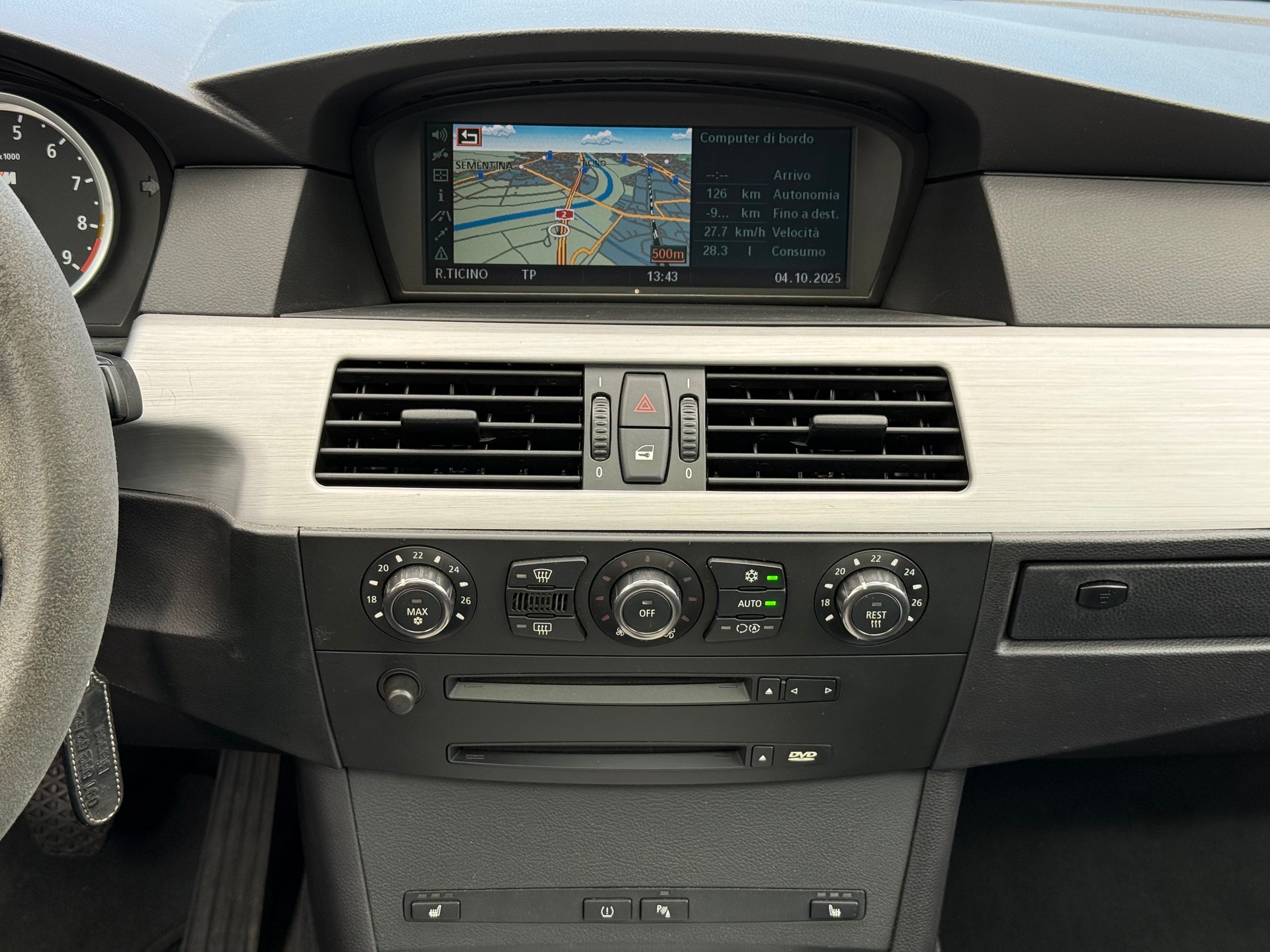 BMW M5-image-14