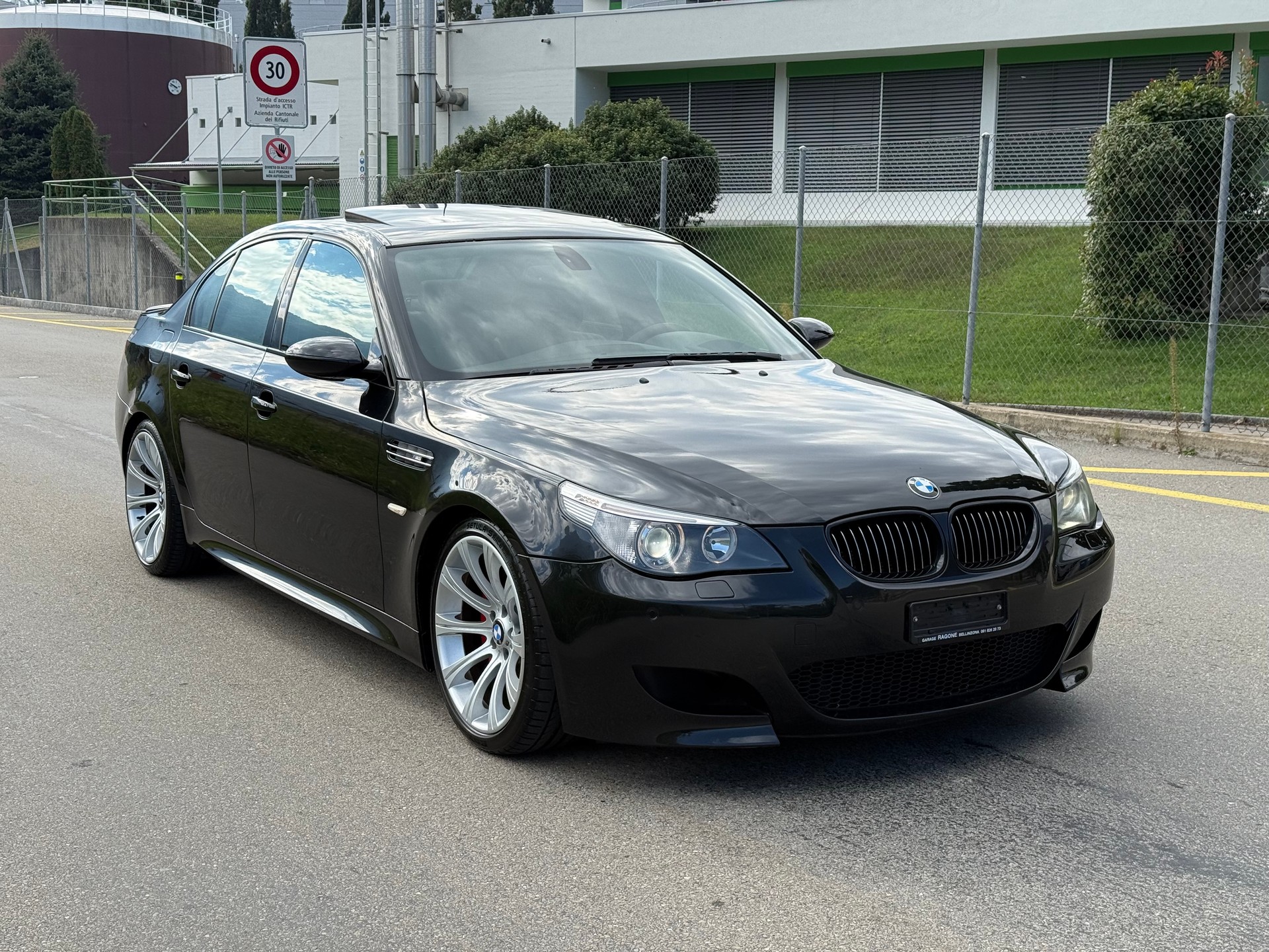 BMW M5-image-4