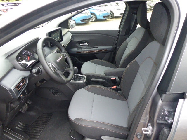 DACIA Sandero Stepway TCe 90 Extreme CVT-image-4
