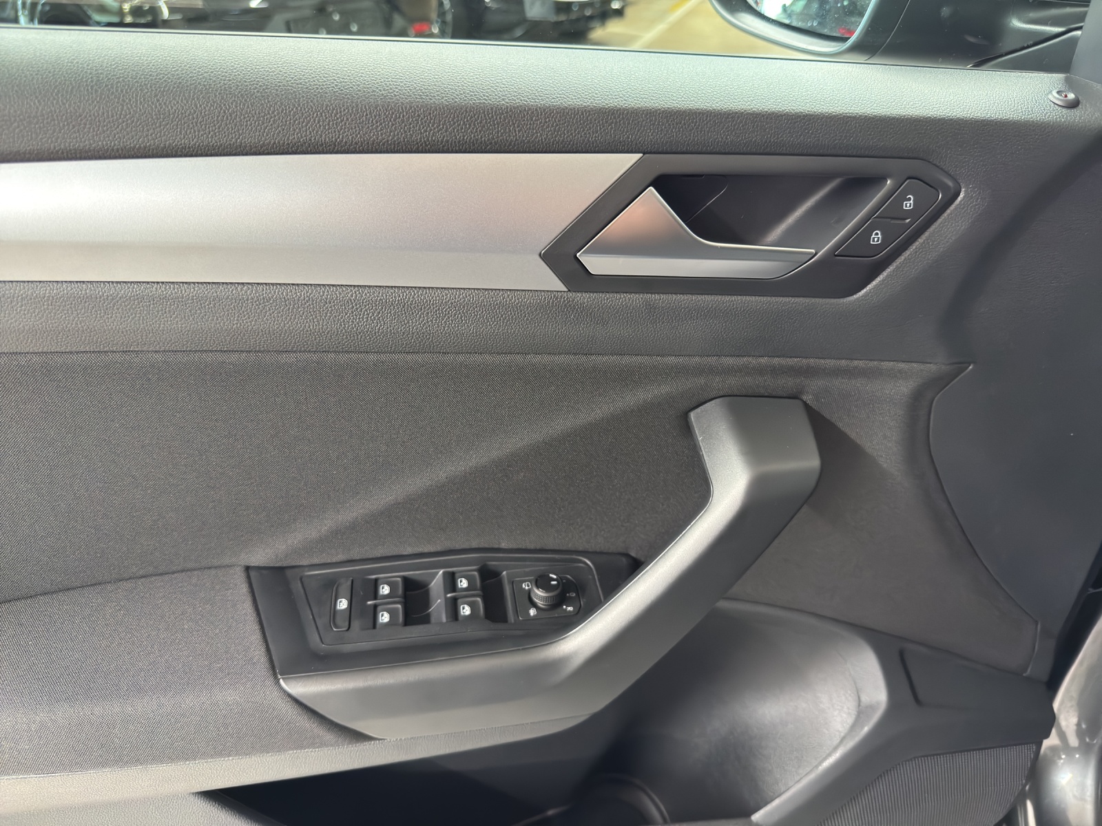 VW T-Roc 1.5 TSI Life United DSG-image-12