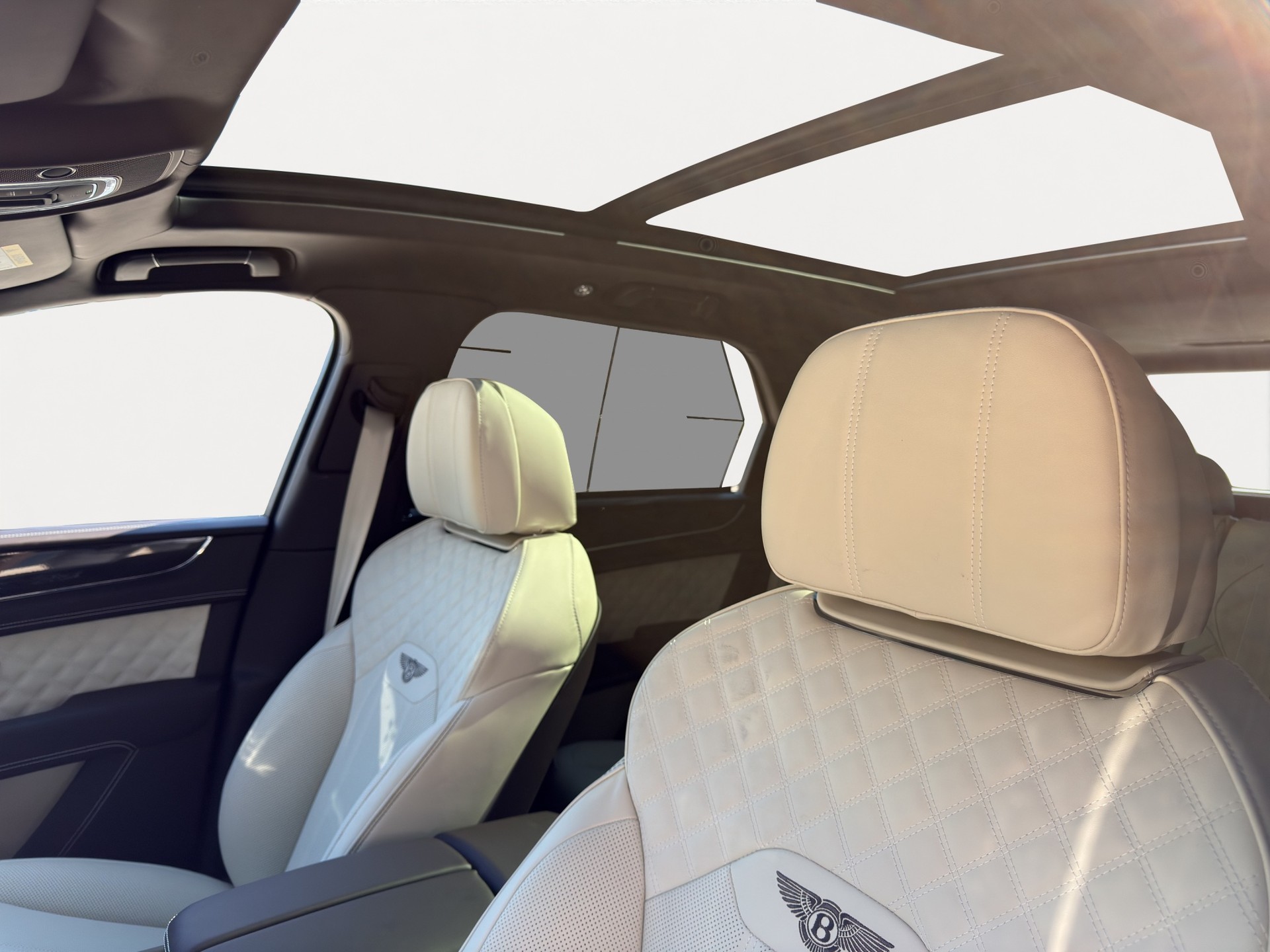 BENTLEY Bentayga V6 Hybrid-image-11