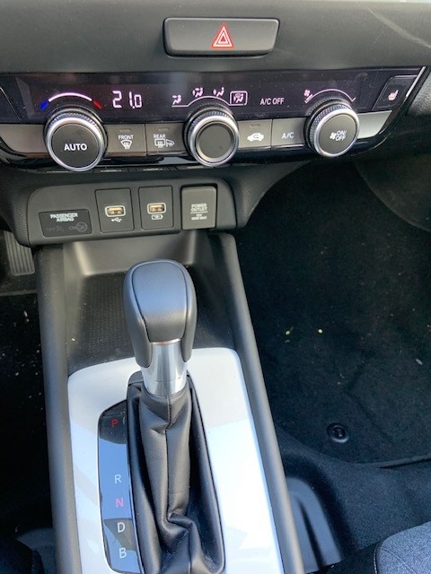HONDA Jazz 1.5i-MMD Advance E-CVT-image-13