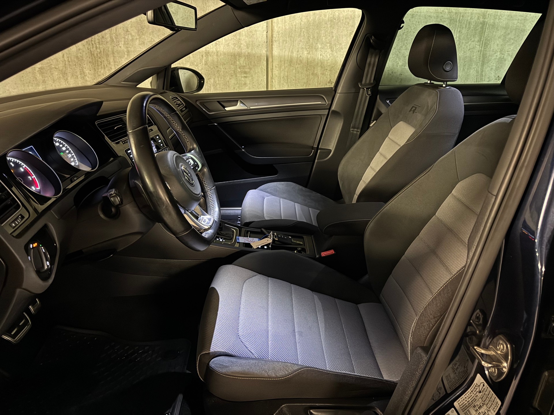 VW Golf 1.4 TSI Cup R-Line DSG-image-21