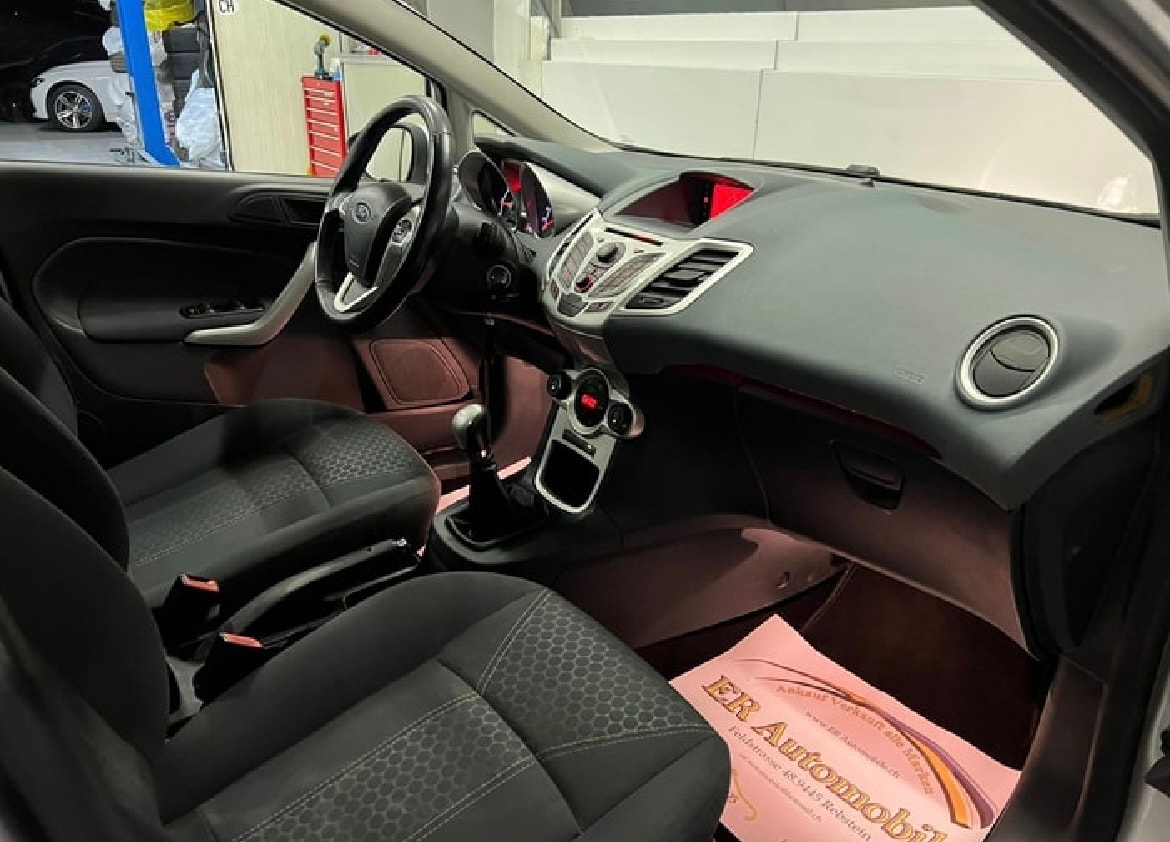 FORD Fiesta 1.4 16V Titanium-image-9