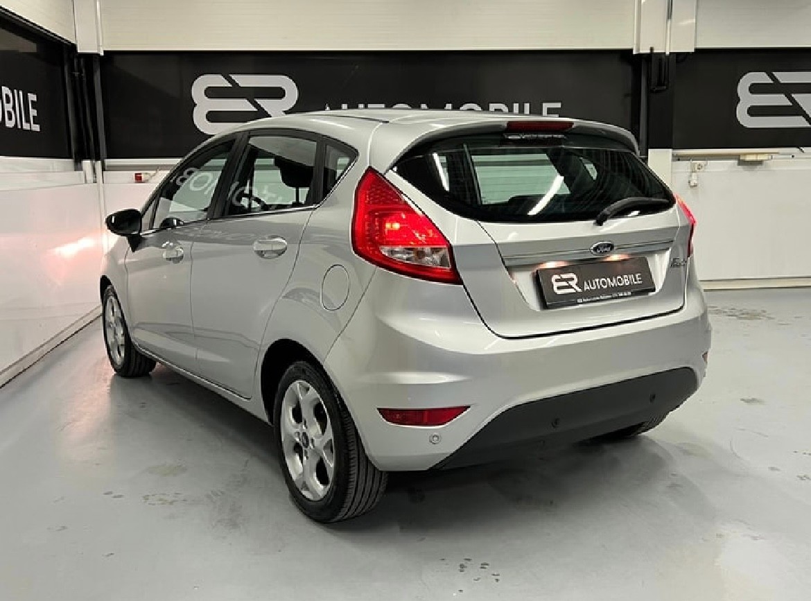 FORD Fiesta 1.4 16V Titanium-image-5