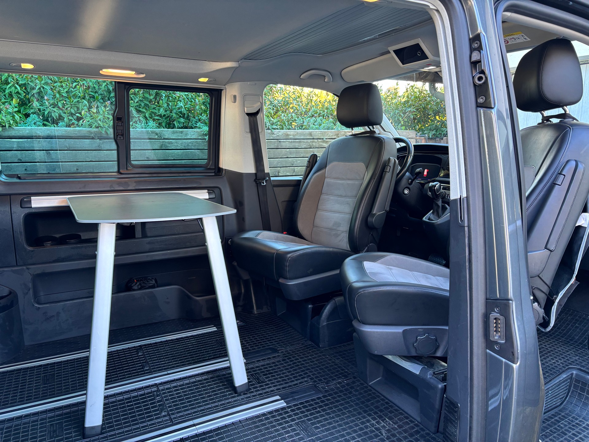 VW T6.1 California 2.0 Bi-TDI Beach Edit. 4Motion DSG-image-9