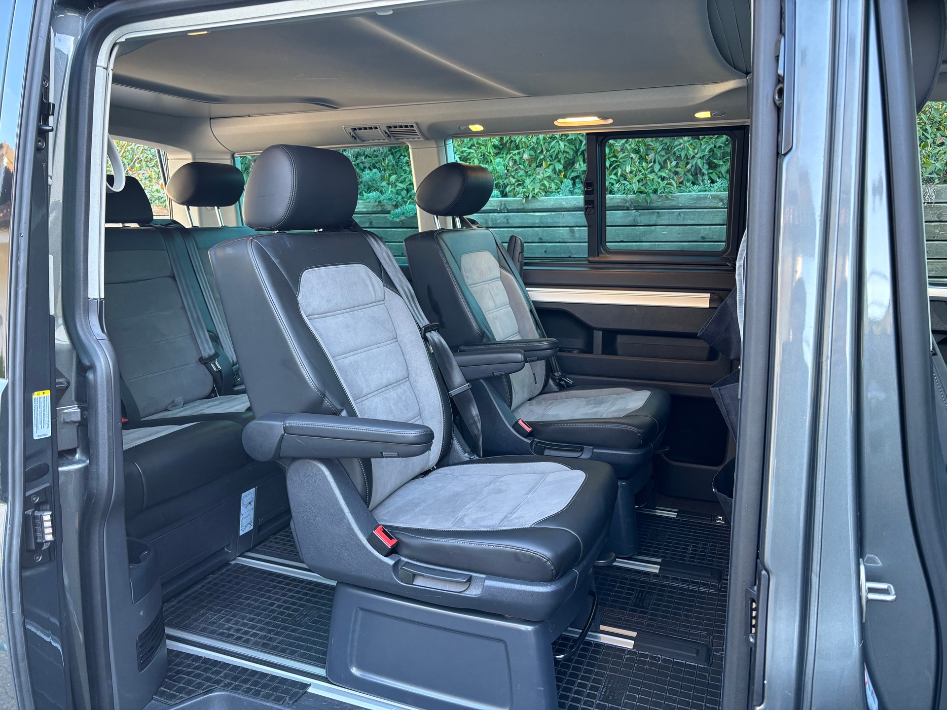 VW T6.1 California 2.0 Bi-TDI Beach Edit. 4Motion DSG-image-6