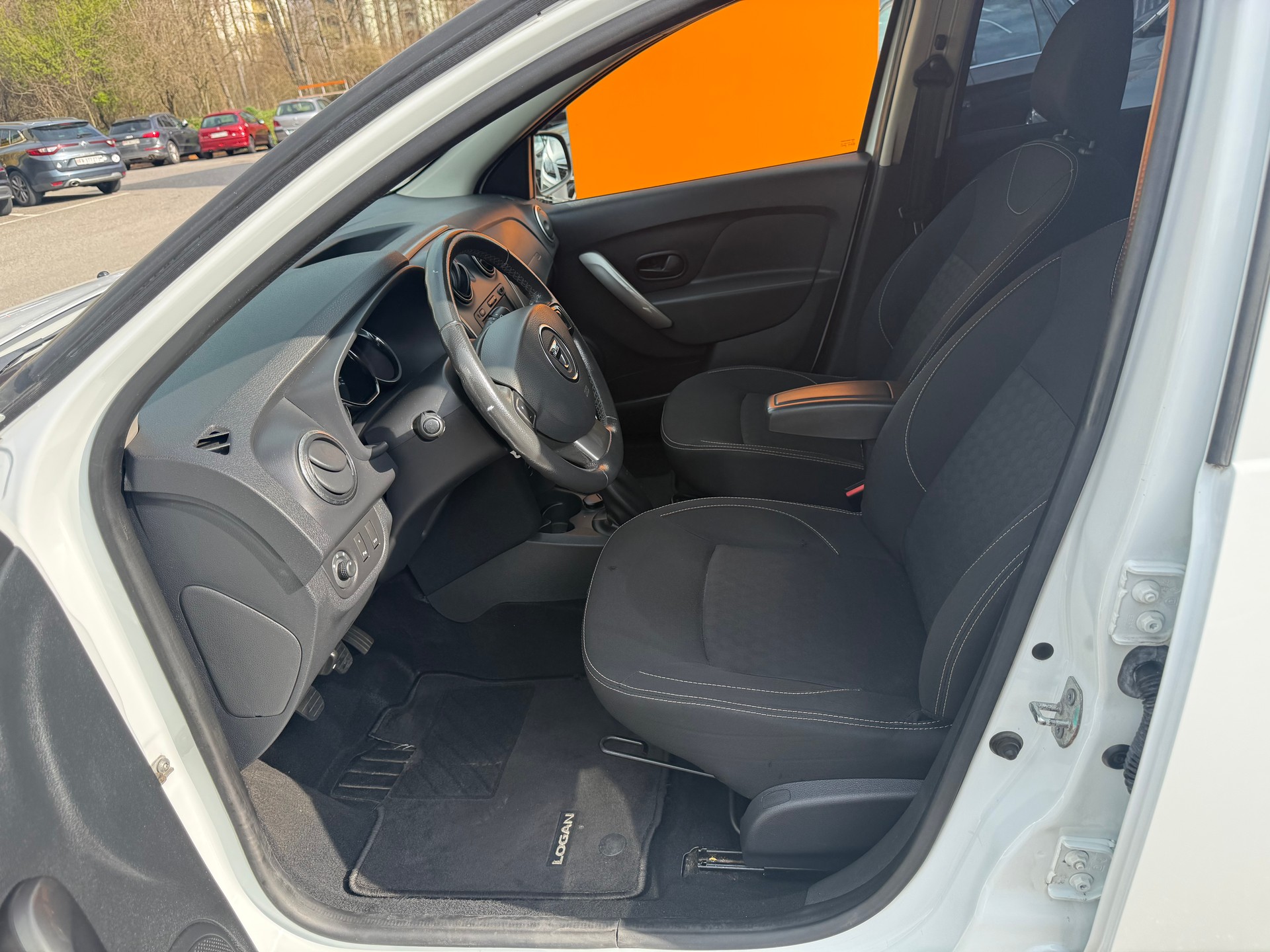 DACIA Logan MCV 0.9 Lauréate-image-4