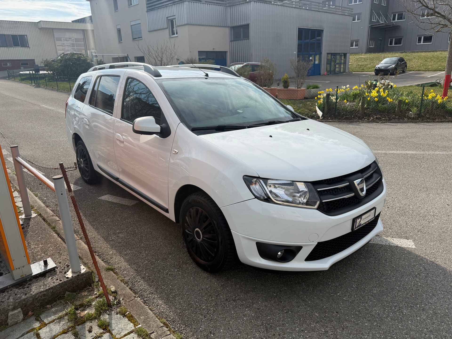 DACIA Logan MCV 0.9 Lauréate-image-1