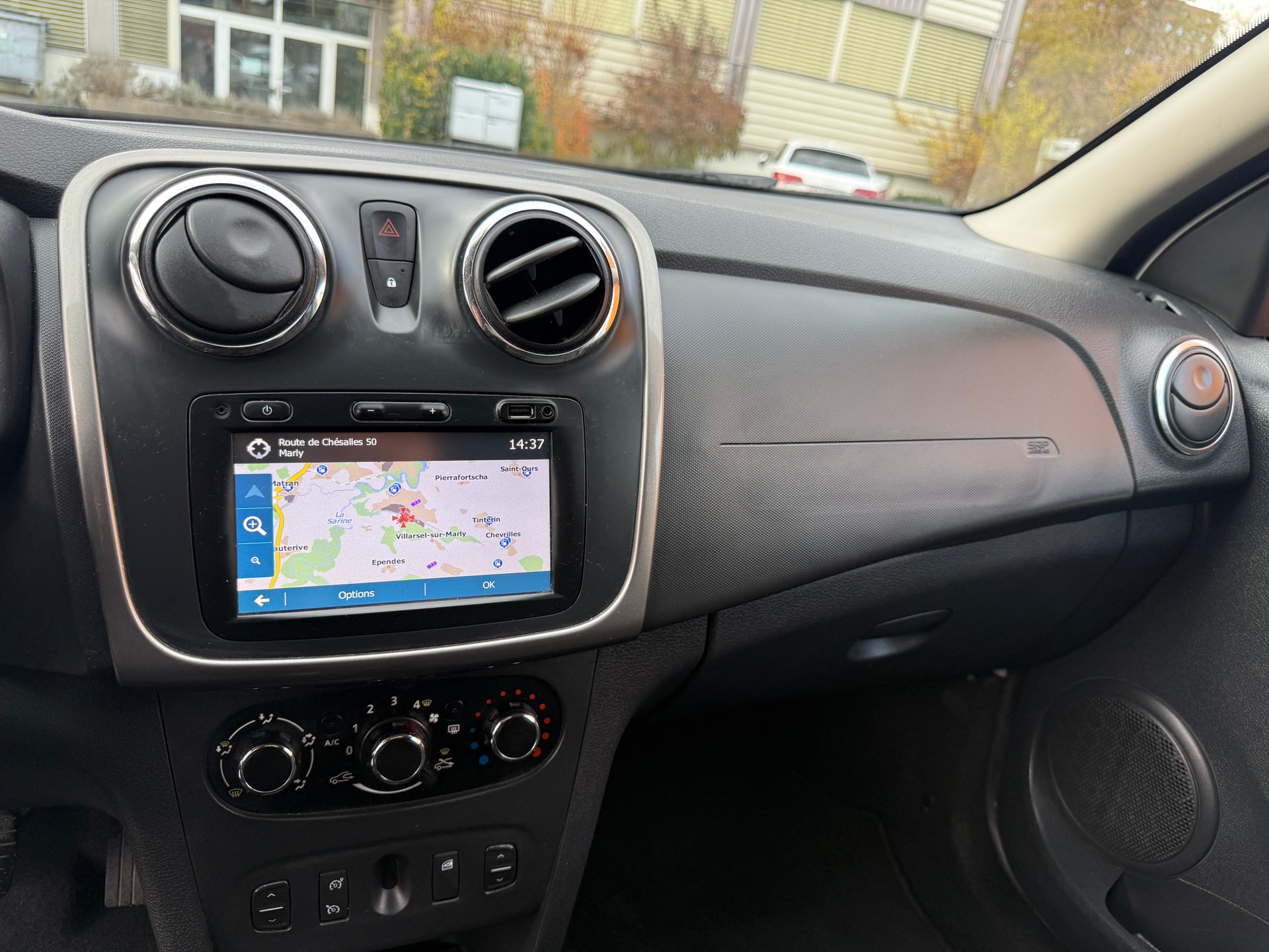 DACIA Logan MCV 0.9 Lauréate-image-8