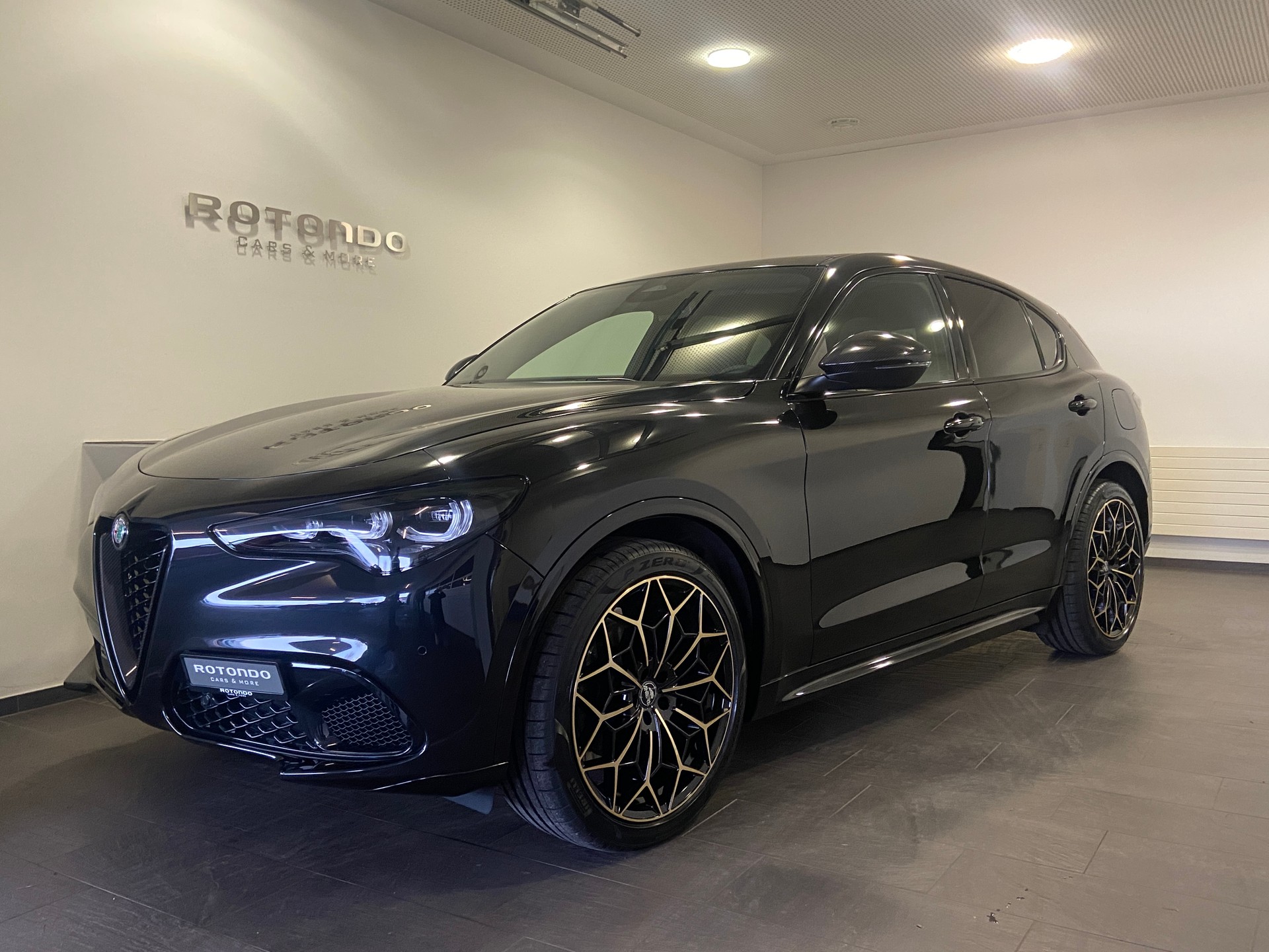 ALFA ROMEO Stelvio 2.0 "Edizione Carbone Intensa Sky" Q4 AT8