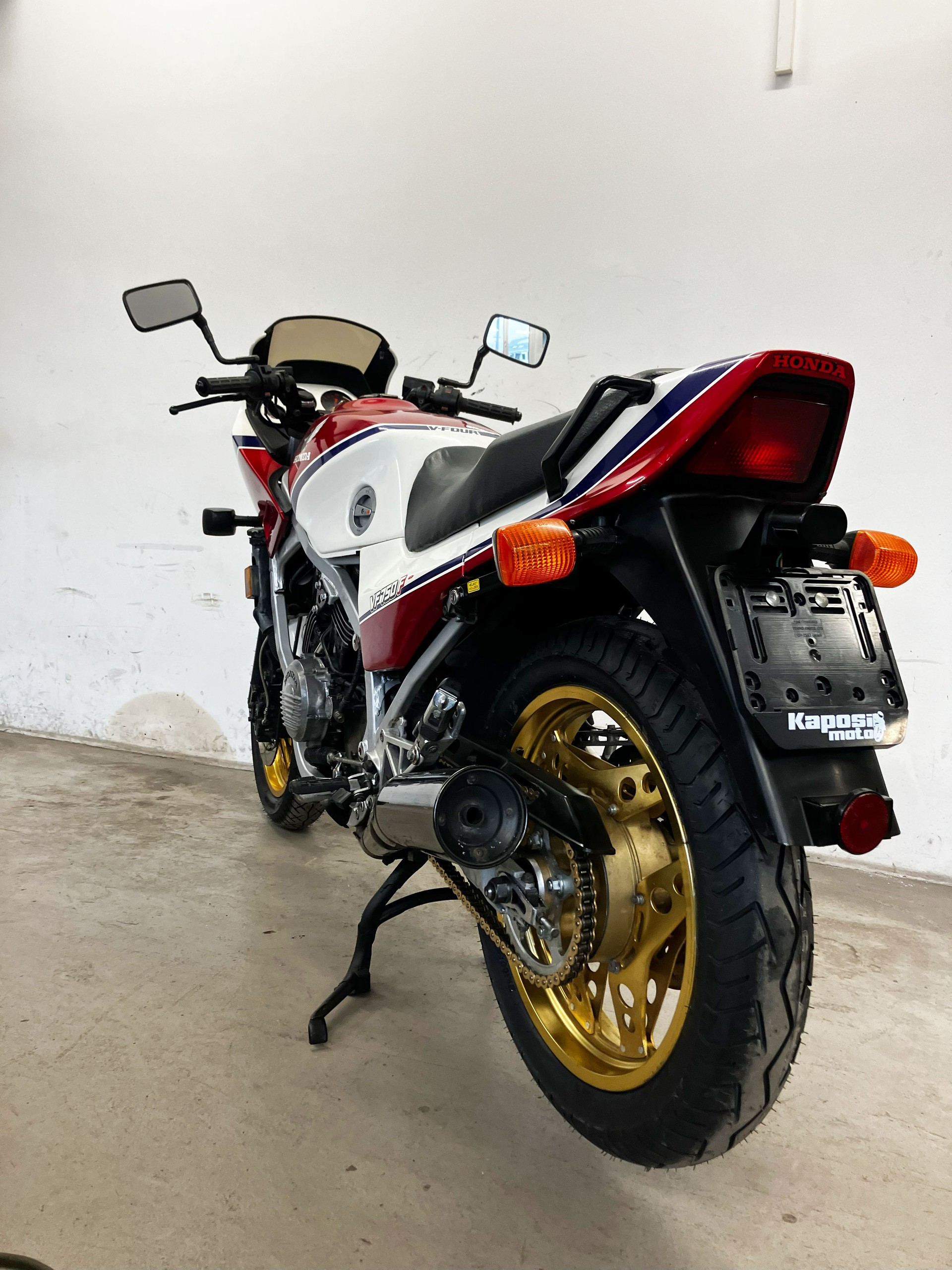 HONDA VF 750 F-image-2