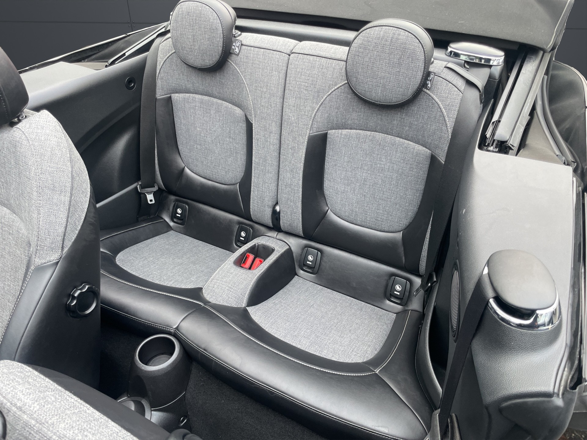 MINI Cooper S Cabriolet-image-8