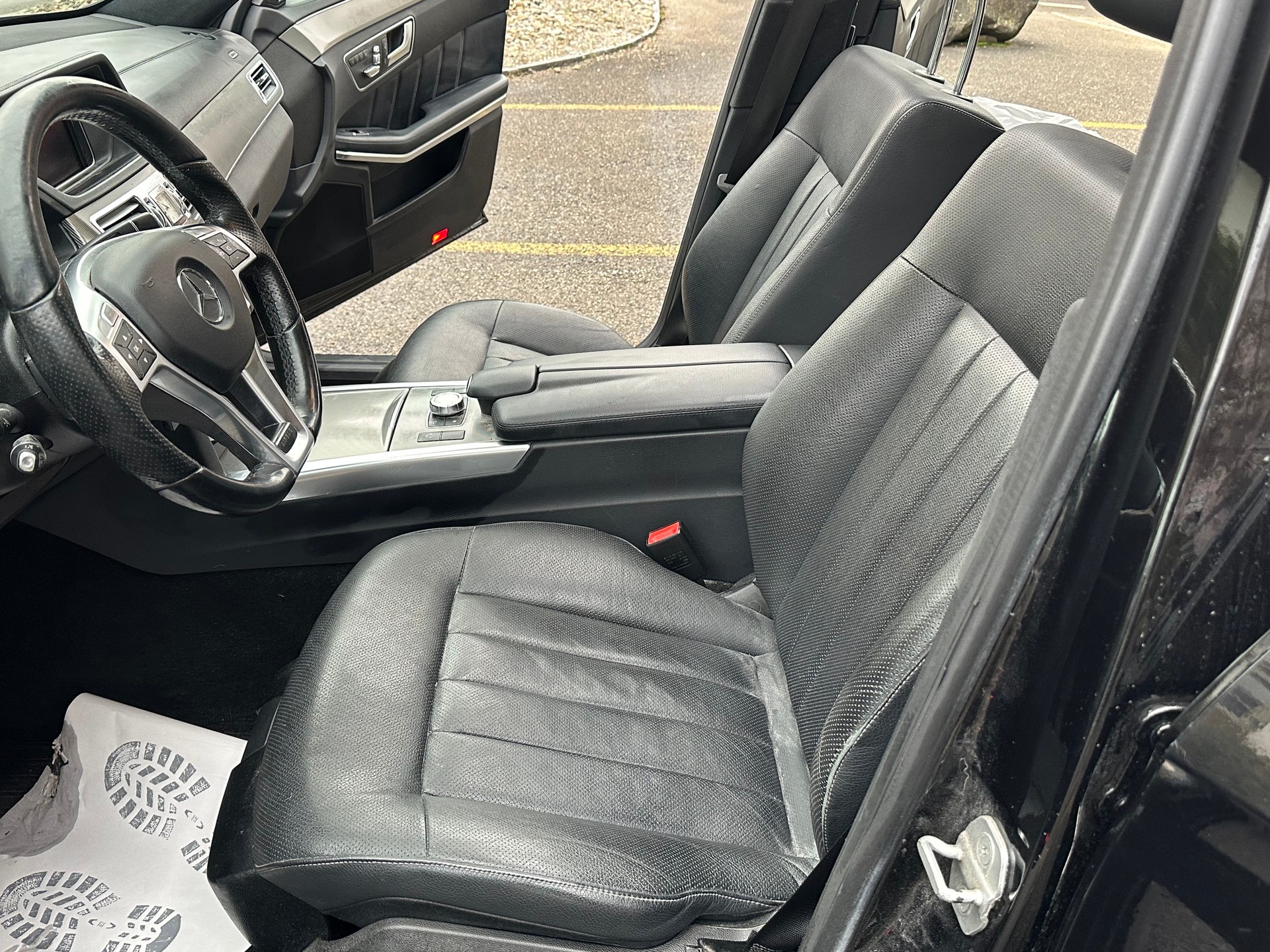 MERCEDES-BENZ E 400 Avantgarde 4Matic 7G-Tronic-image-13