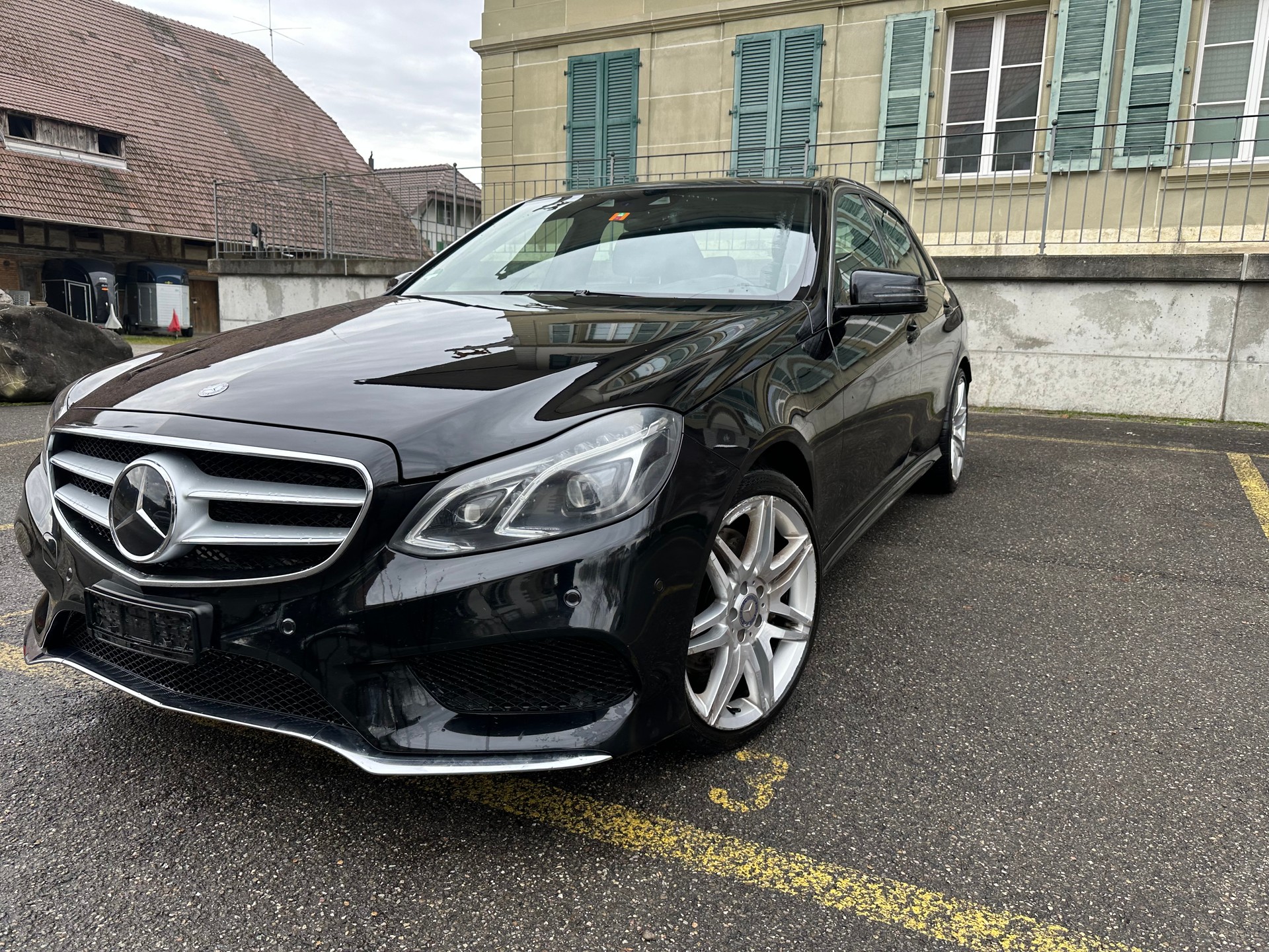 MERCEDES-BENZ E 400 Avantgarde 4Matic 7G-Tronic-image-1