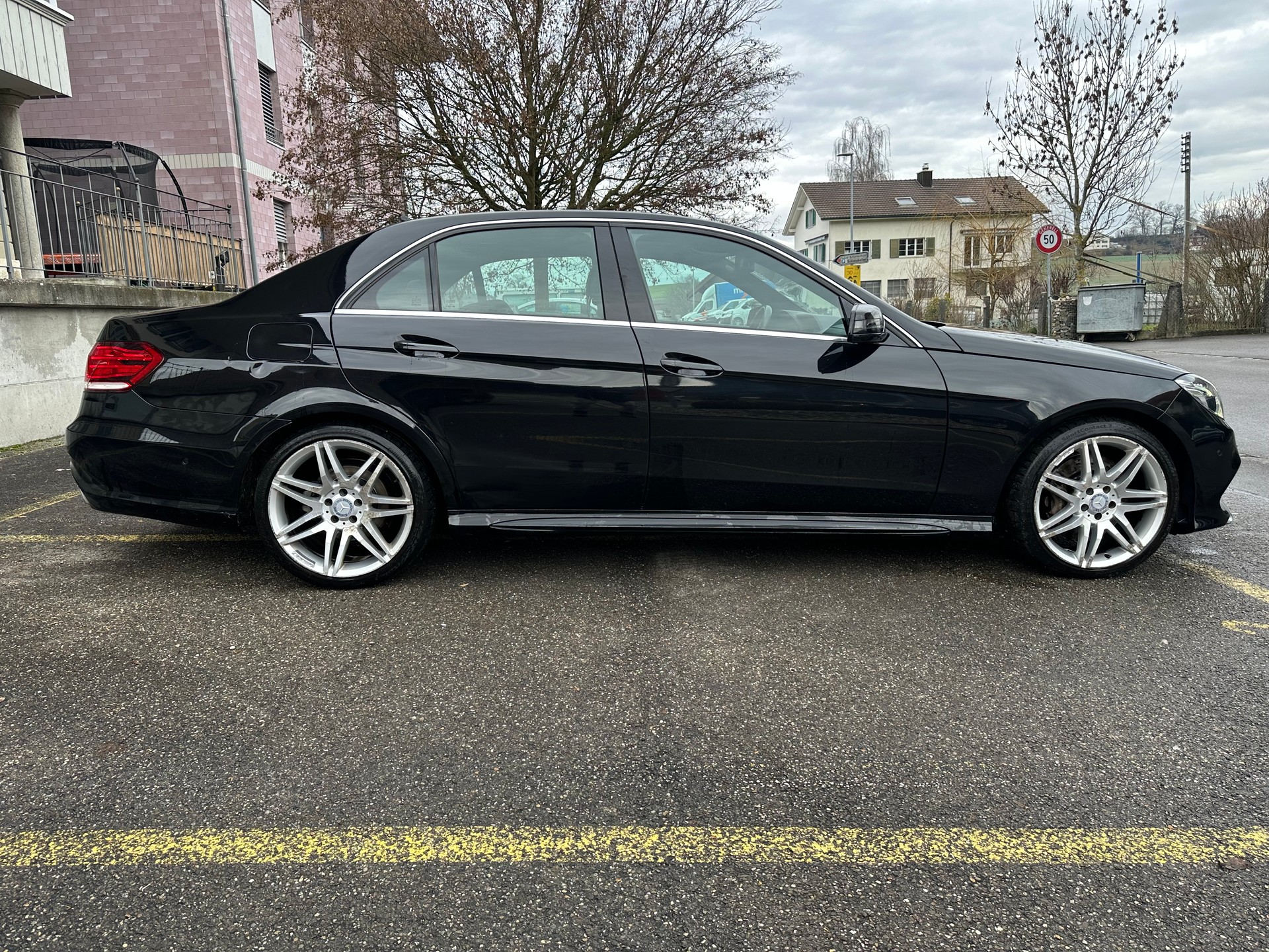 MERCEDES-BENZ E 400 Avantgarde 4Matic 7G-Tronic-image-6