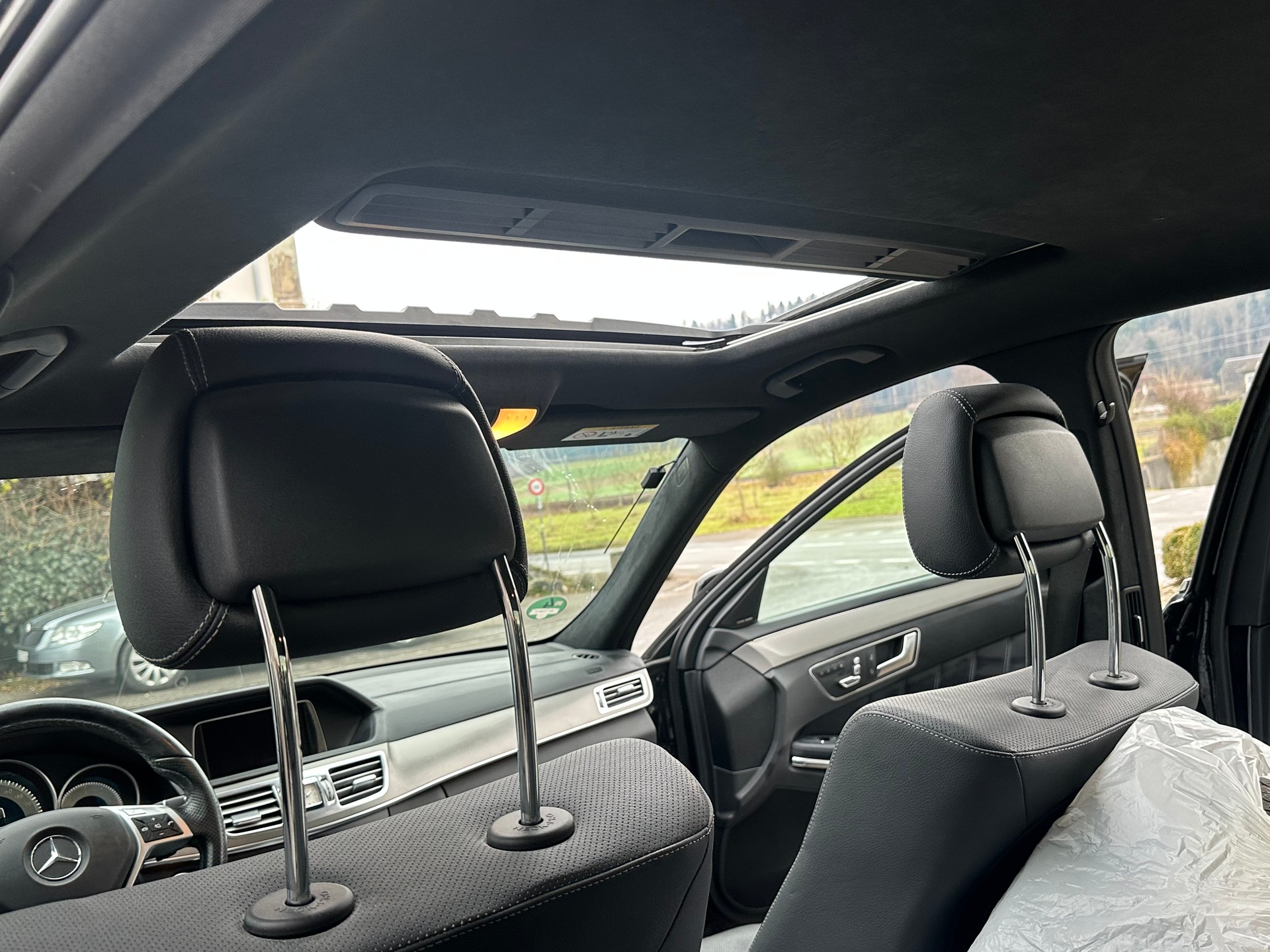 MERCEDES-BENZ E 400 Avantgarde 4Matic 7G-Tronic-image-11