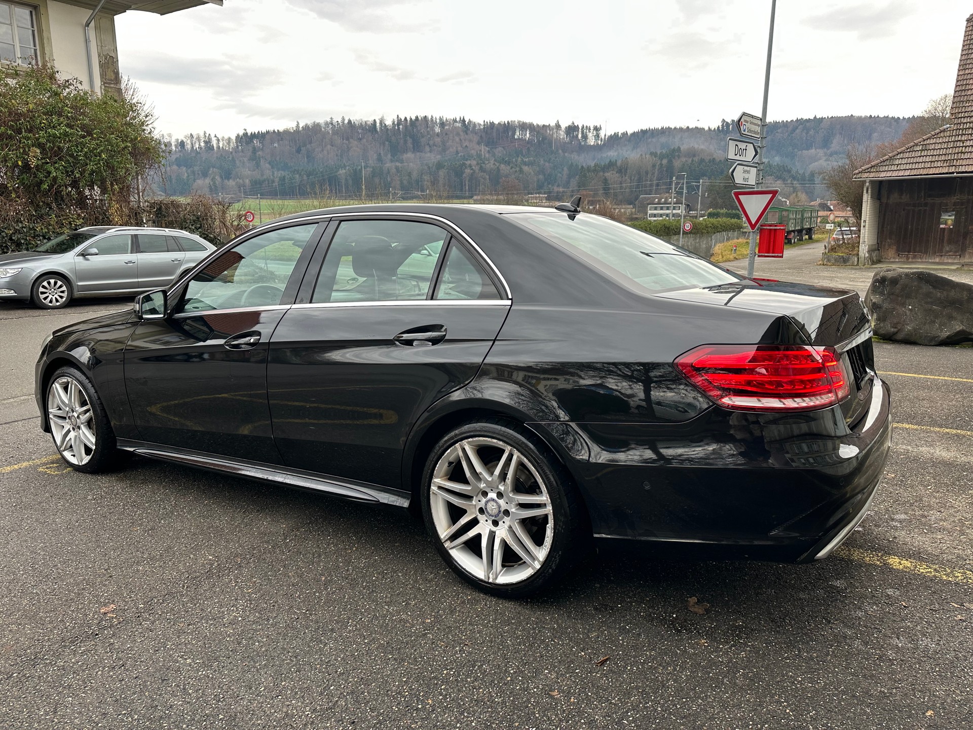MERCEDES-BENZ E 400 Avantgarde 4Matic 7G-Tronic-image-3