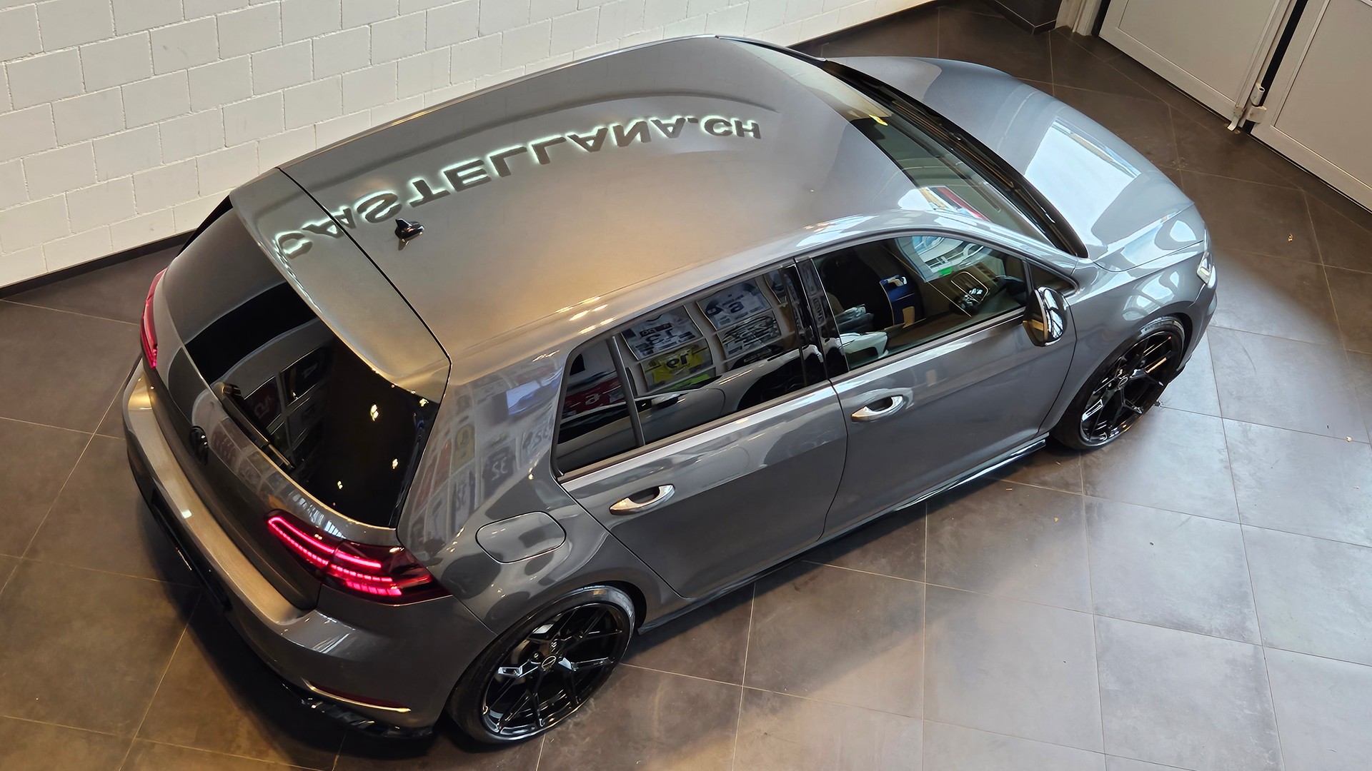 VW Golf 2.0 TSI R 4Motion DSG-image-12