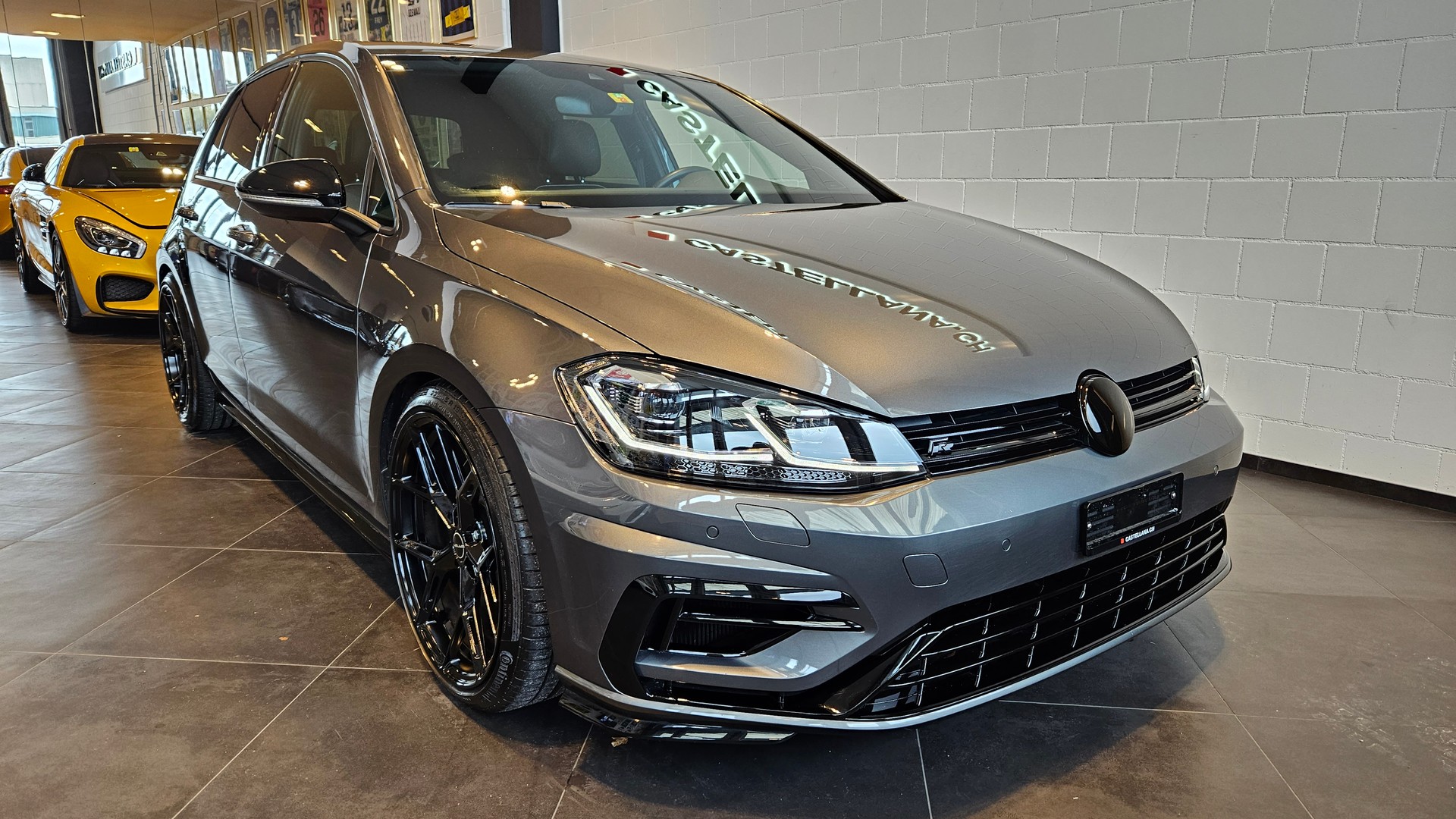 VW Golf 2.0 TSI R 4Motion DSG-image-1