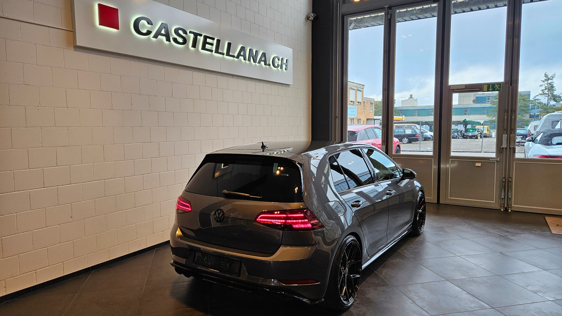 VW Golf 2.0 TSI R 4Motion DSG-image-6