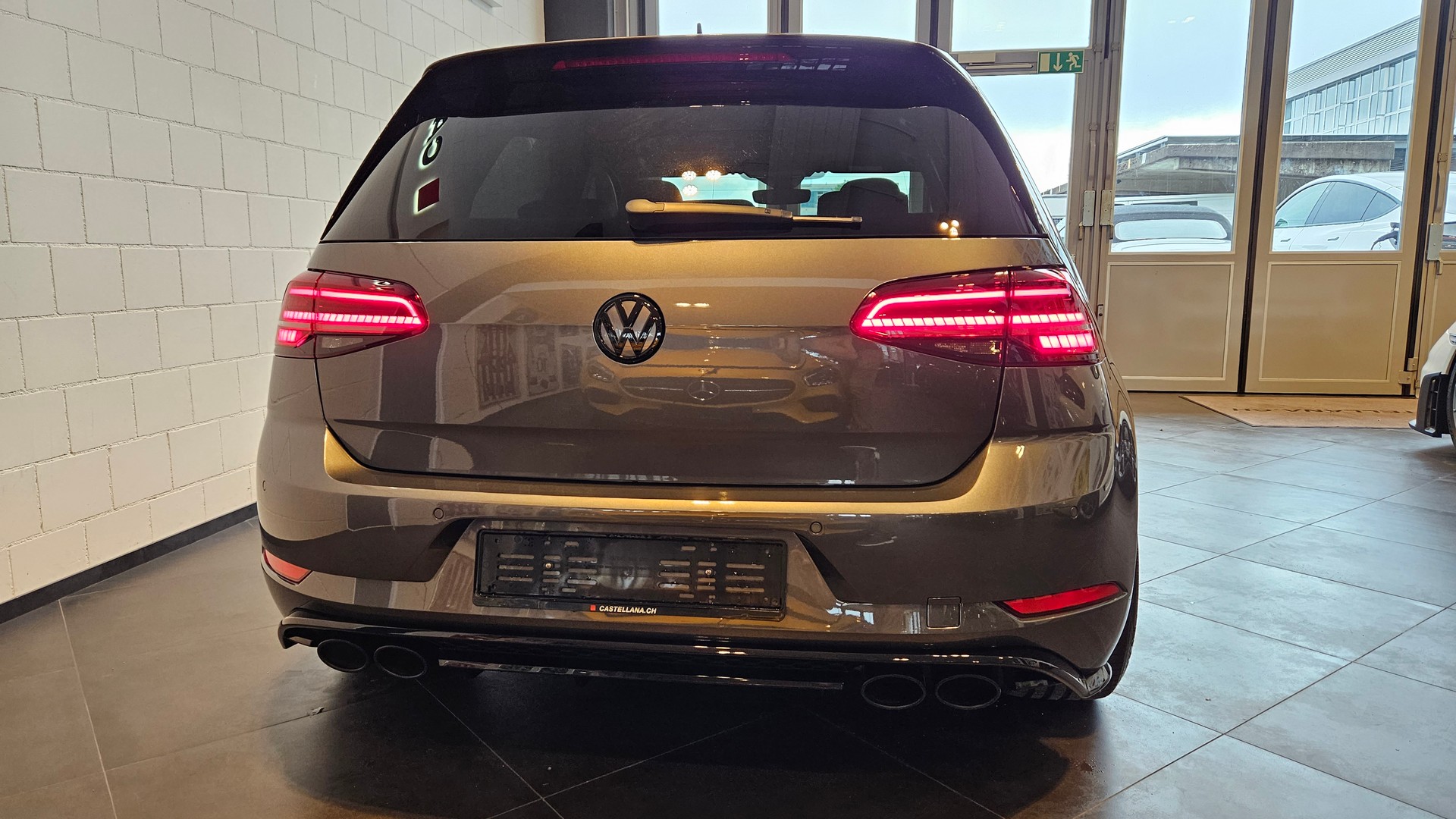 VW Golf 2.0 TSI R 4Motion DSG-image-5