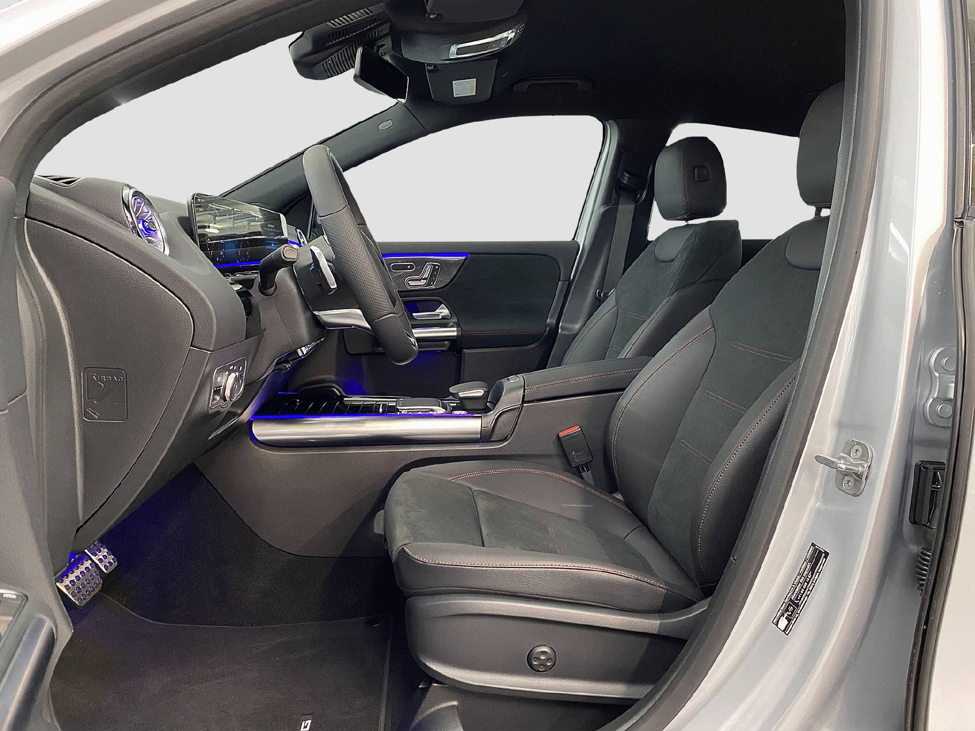 MERCEDES-BENZ GLA 200 AMG Line 4MATIC-image-5