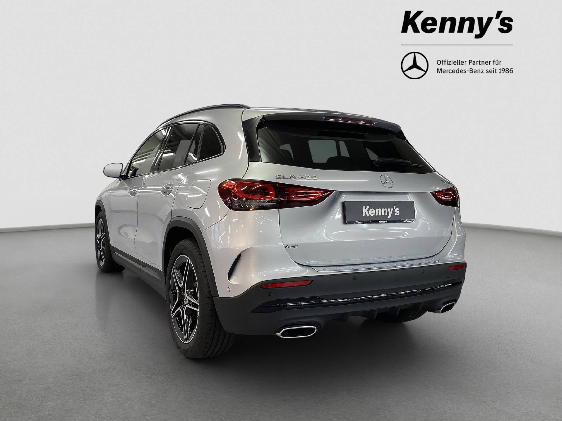 MERCEDES-BENZ GLA 200 AMG Line 4MATIC-image-3