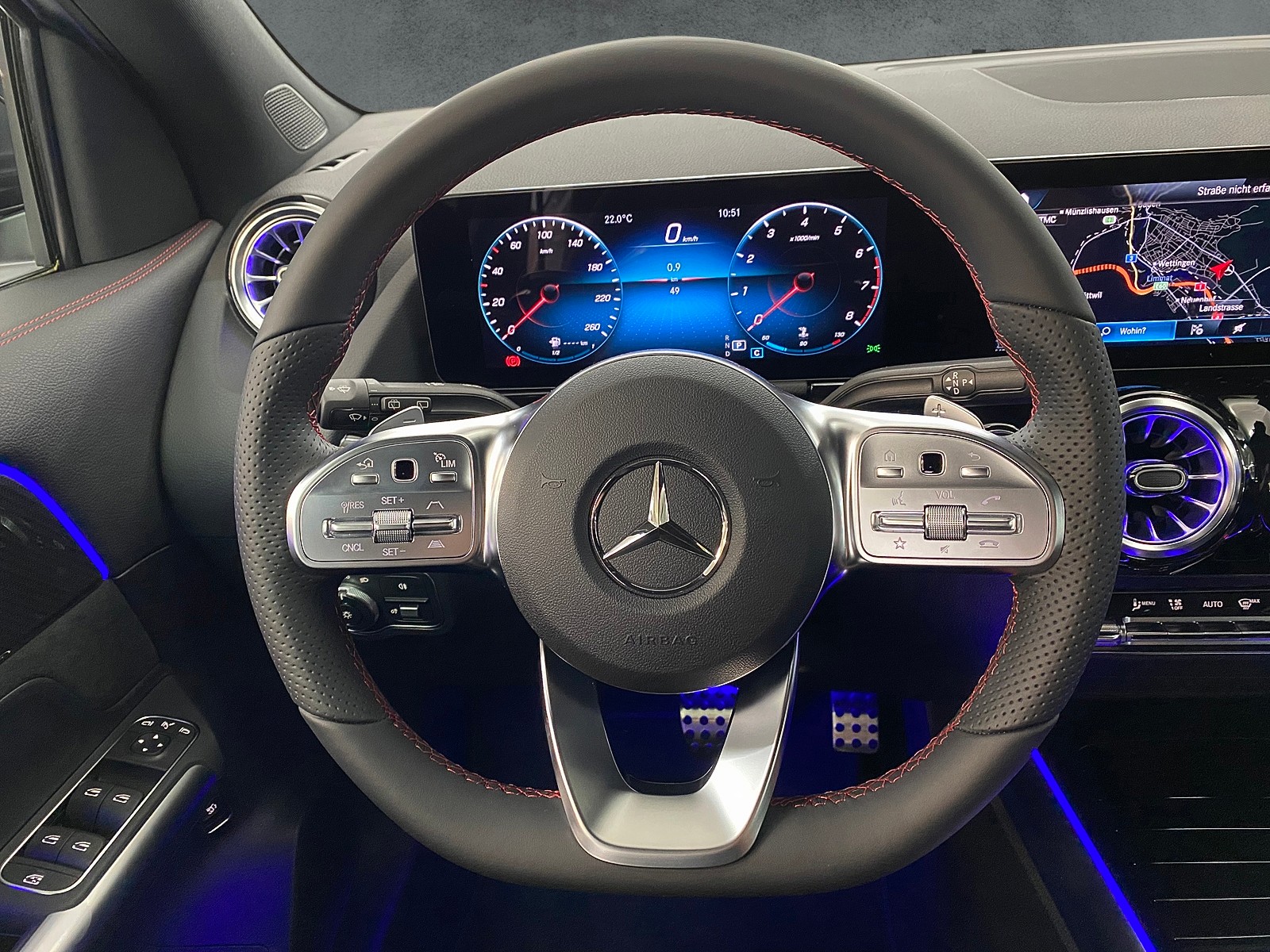 MERCEDES-BENZ GLA 200 AMG Line 4MATIC-image-11
