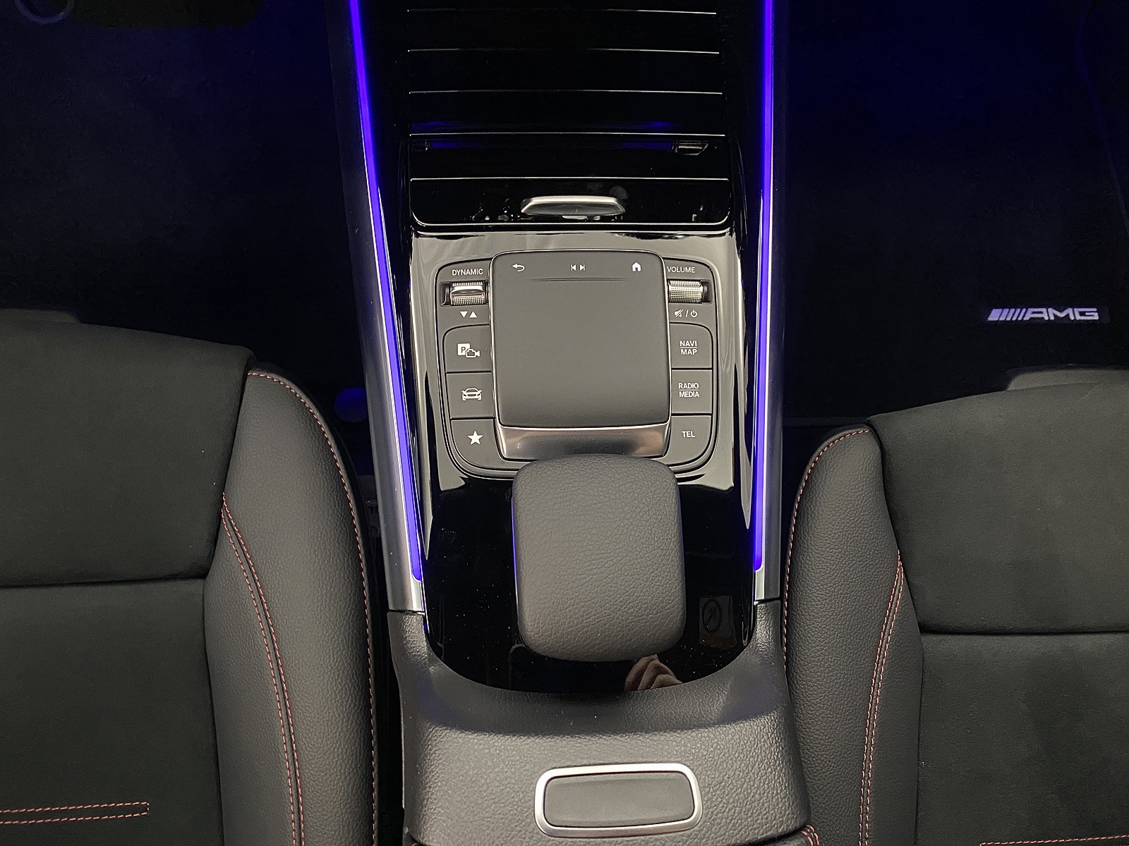 MERCEDES-BENZ GLA 200 AMG Line 4MATIC-image-11