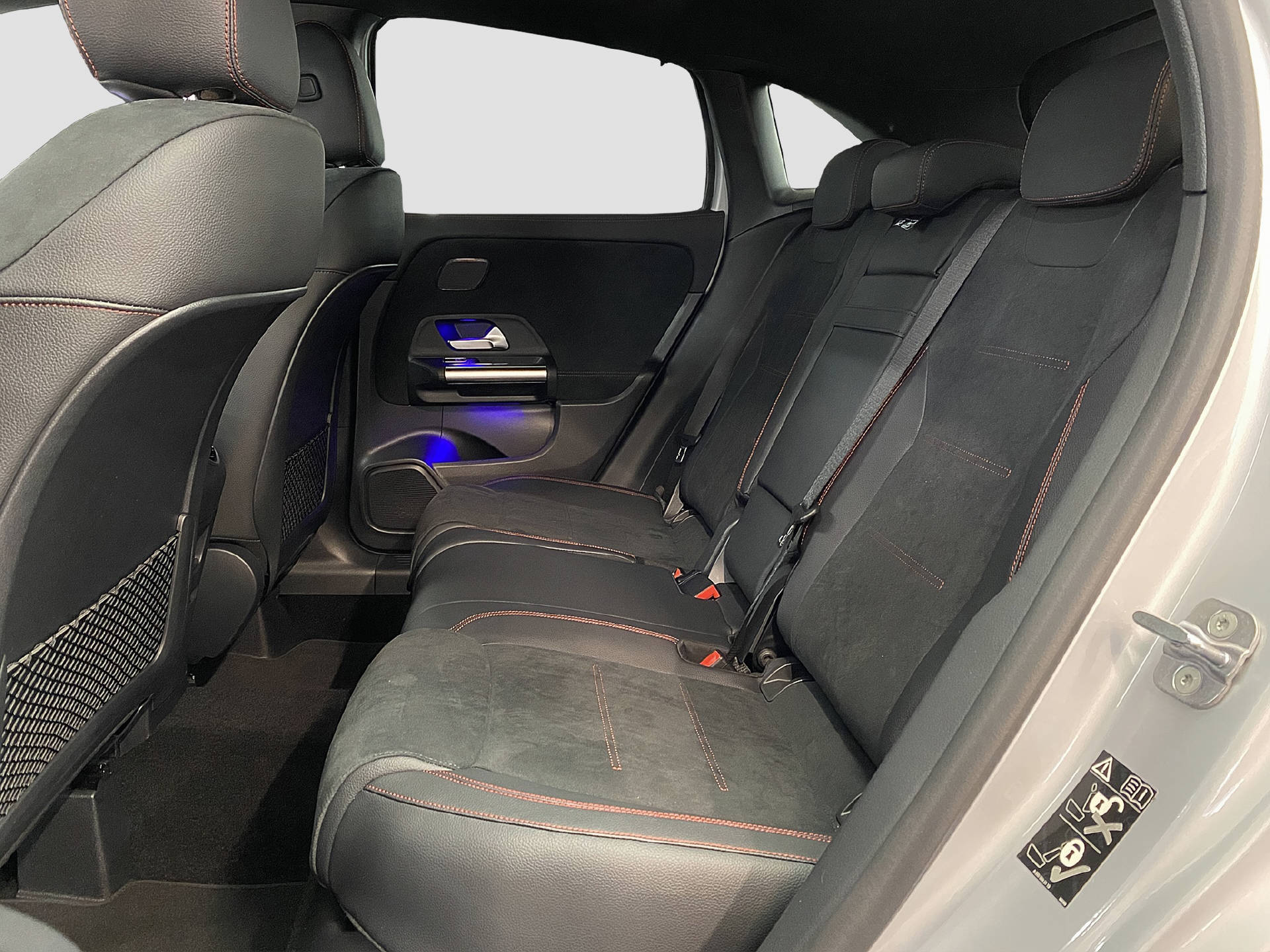 MERCEDES-BENZ GLA 200 AMG Line 4MATIC-image-9