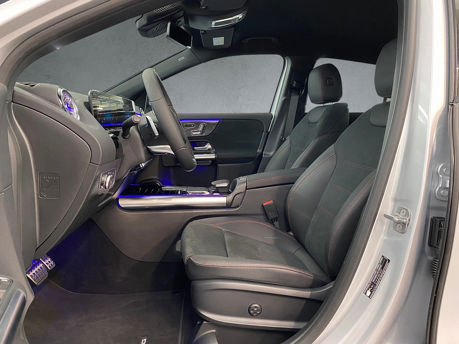 MERCEDES-BENZ GLA 200 AMG Line 4MATIC-image-6