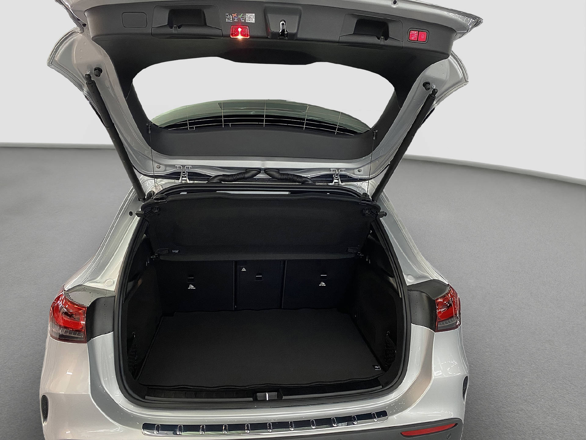 MERCEDES-BENZ GLA 200 AMG Line 4MATIC-image-10