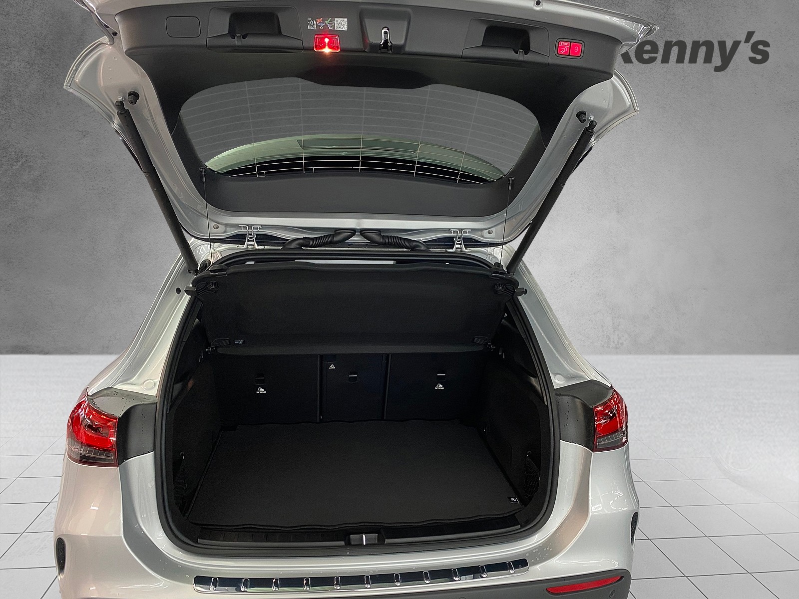 MERCEDES-BENZ GLA 200 AMG Line 4MATIC-image-4