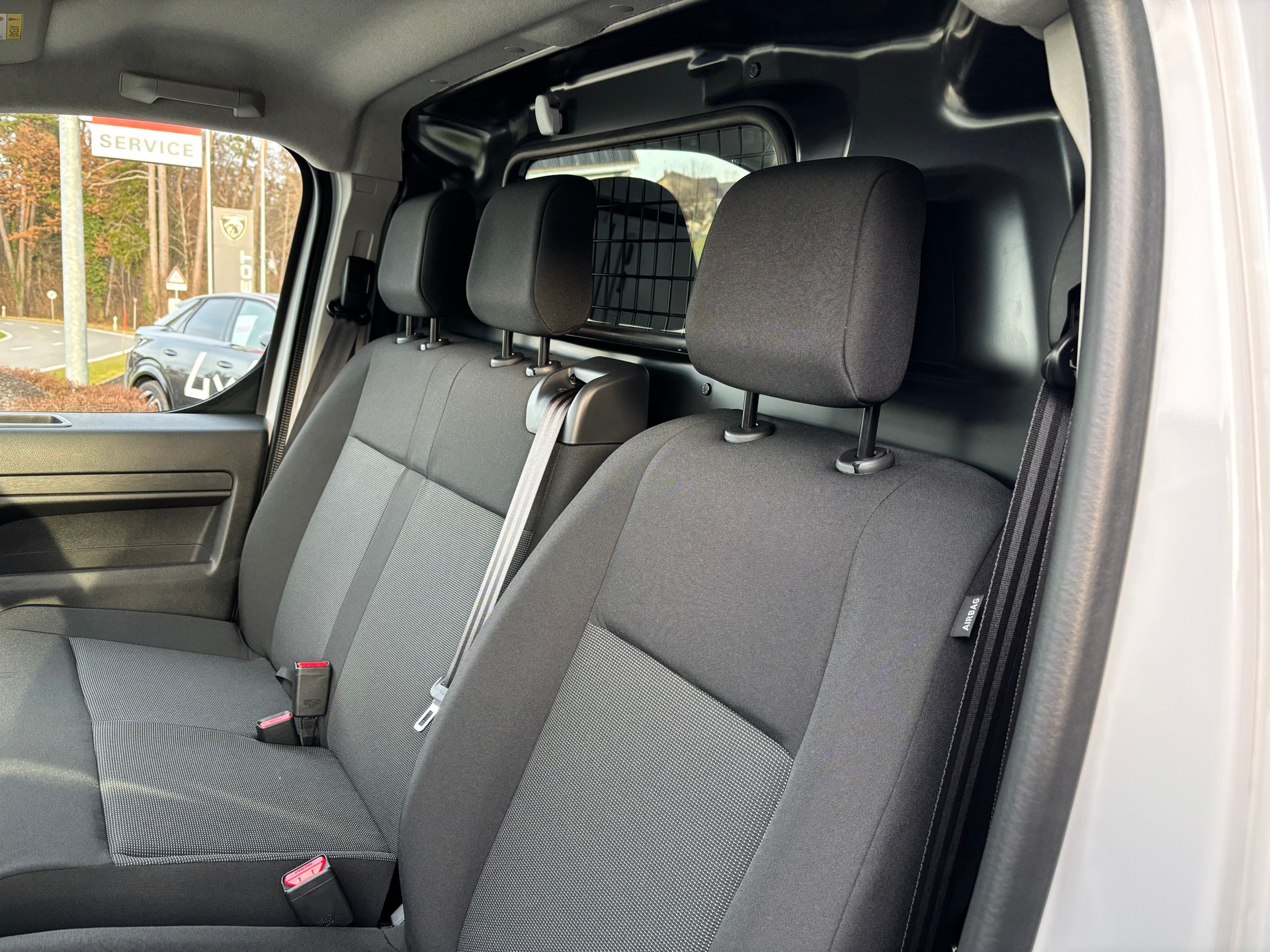 PEUGEOT Expert 1.5 HDi 120 Standard-image-8