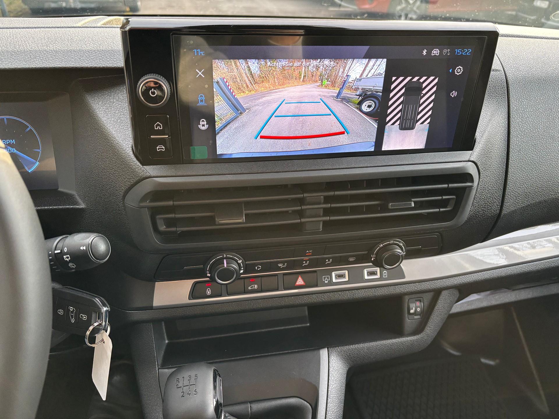 PEUGEOT Expert 1.5 HDi 120 Standard-image-10