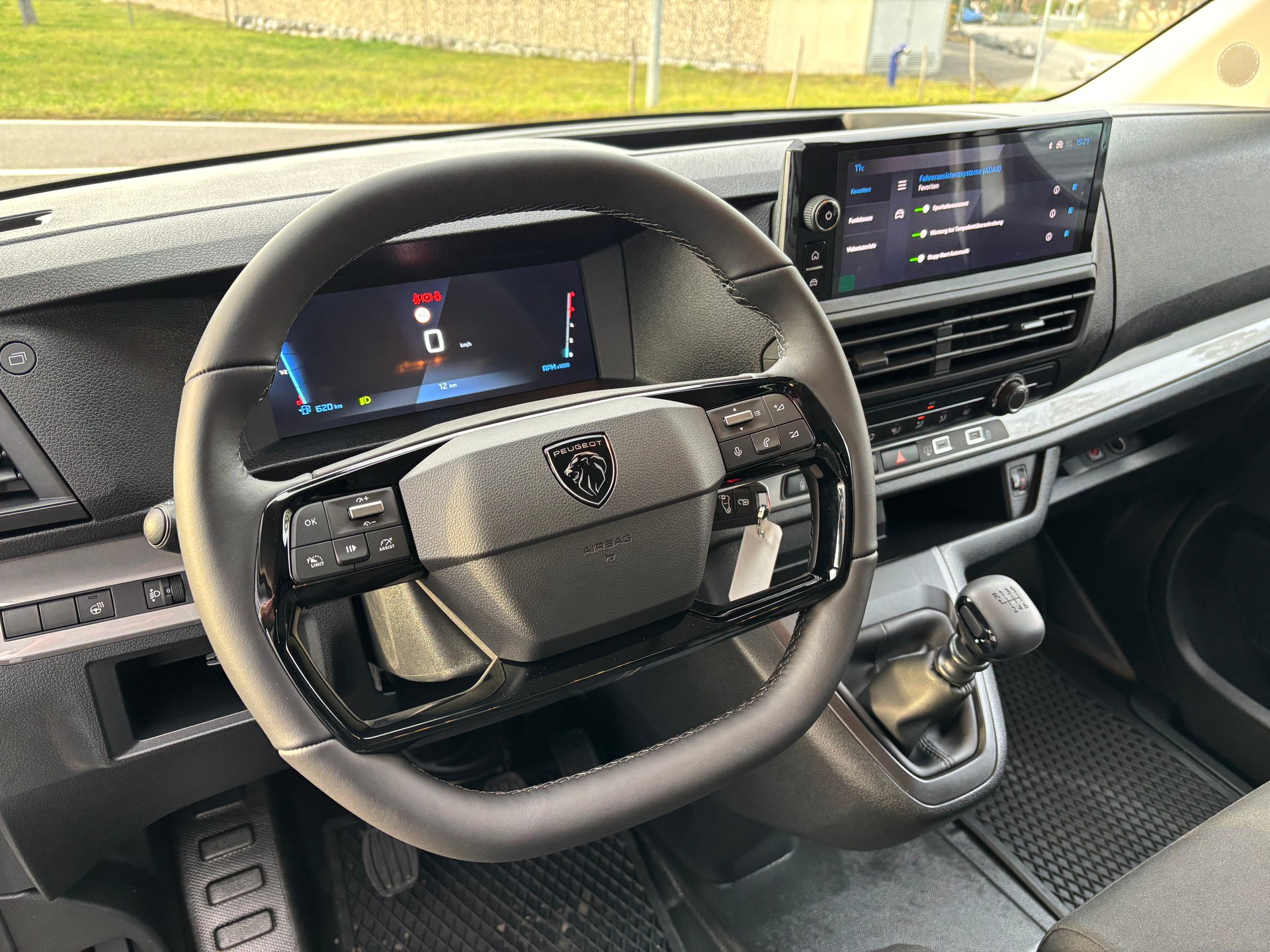 PEUGEOT Expert 1.5 HDi 120 Standard-image-9
