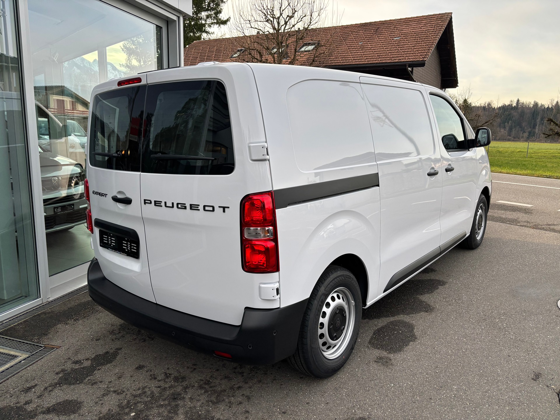 PEUGEOT Expert 1.5 HDi 120 Standard-image-3