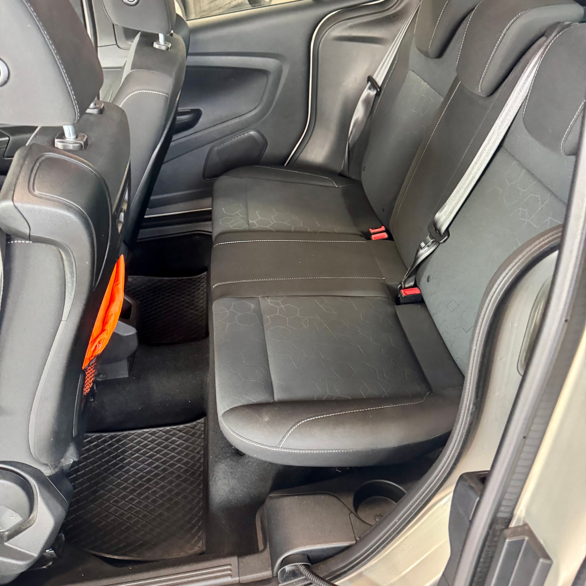 FORD B-Max 1.0 SCTi Titanium-image-6