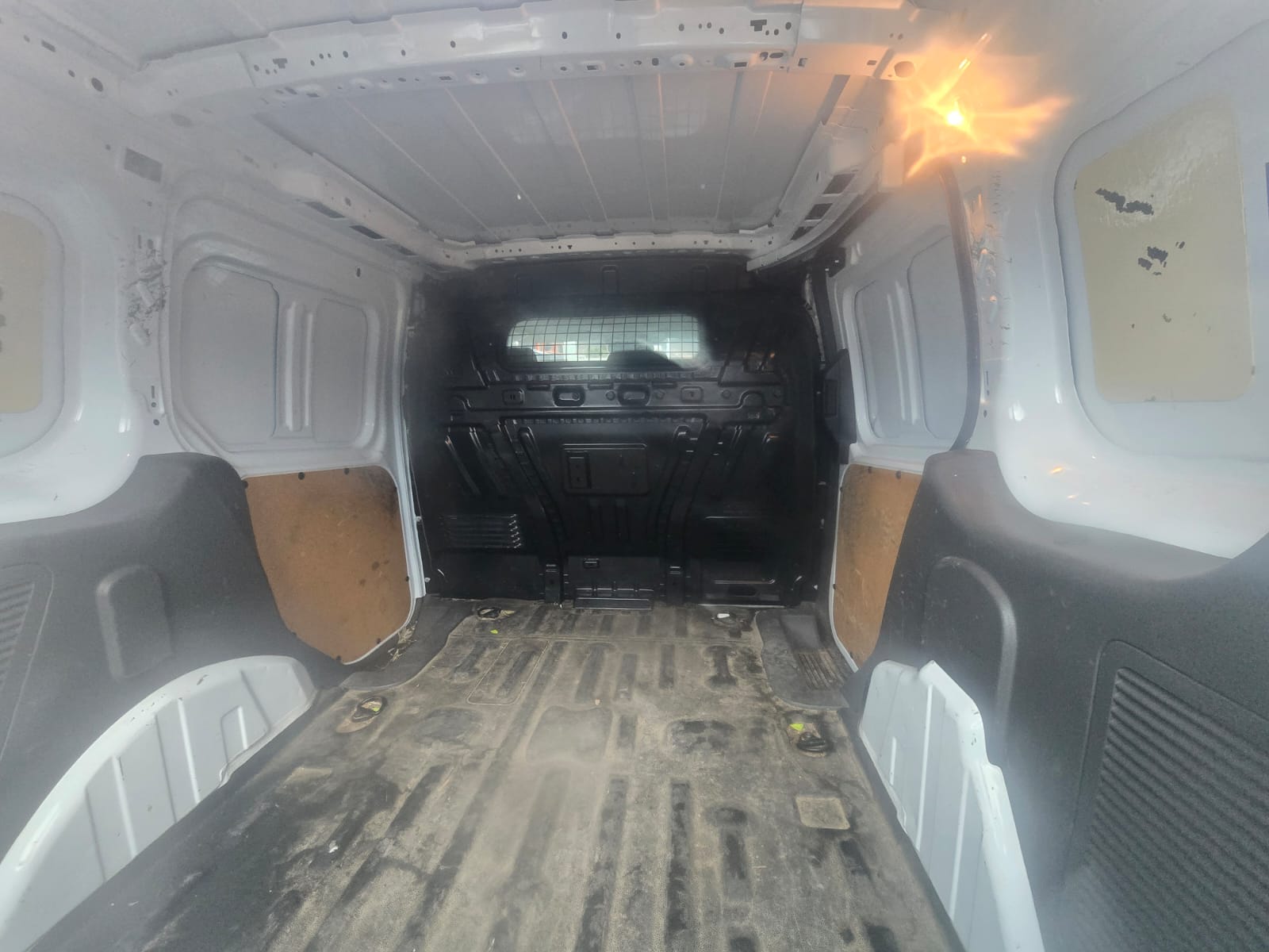 FORD Transit Connect Van T200 1.0 EcoBoost Trend-image-9