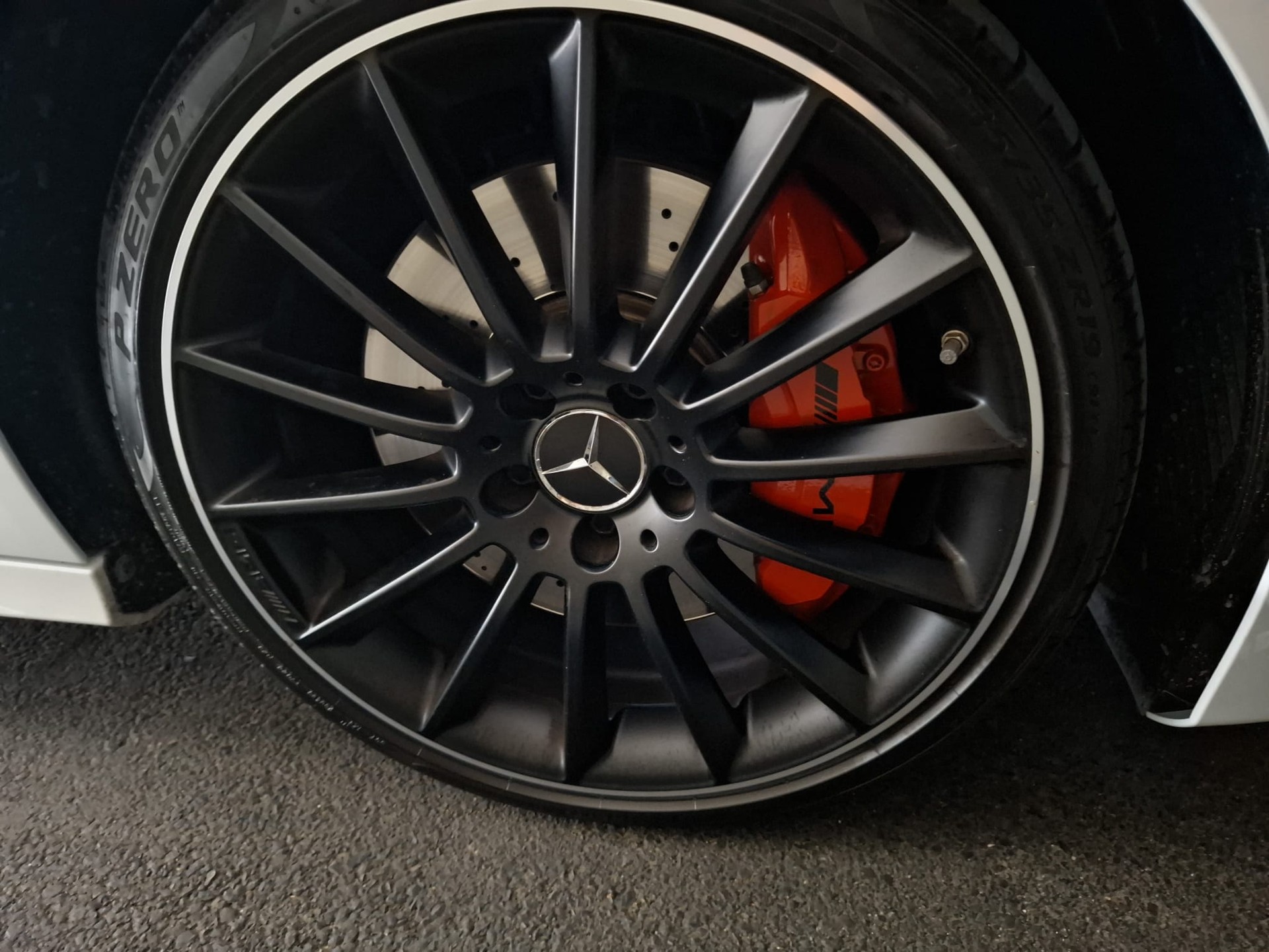 MERCEDES-BENZ A 35 AMG 4Matic Speedshift-image-4