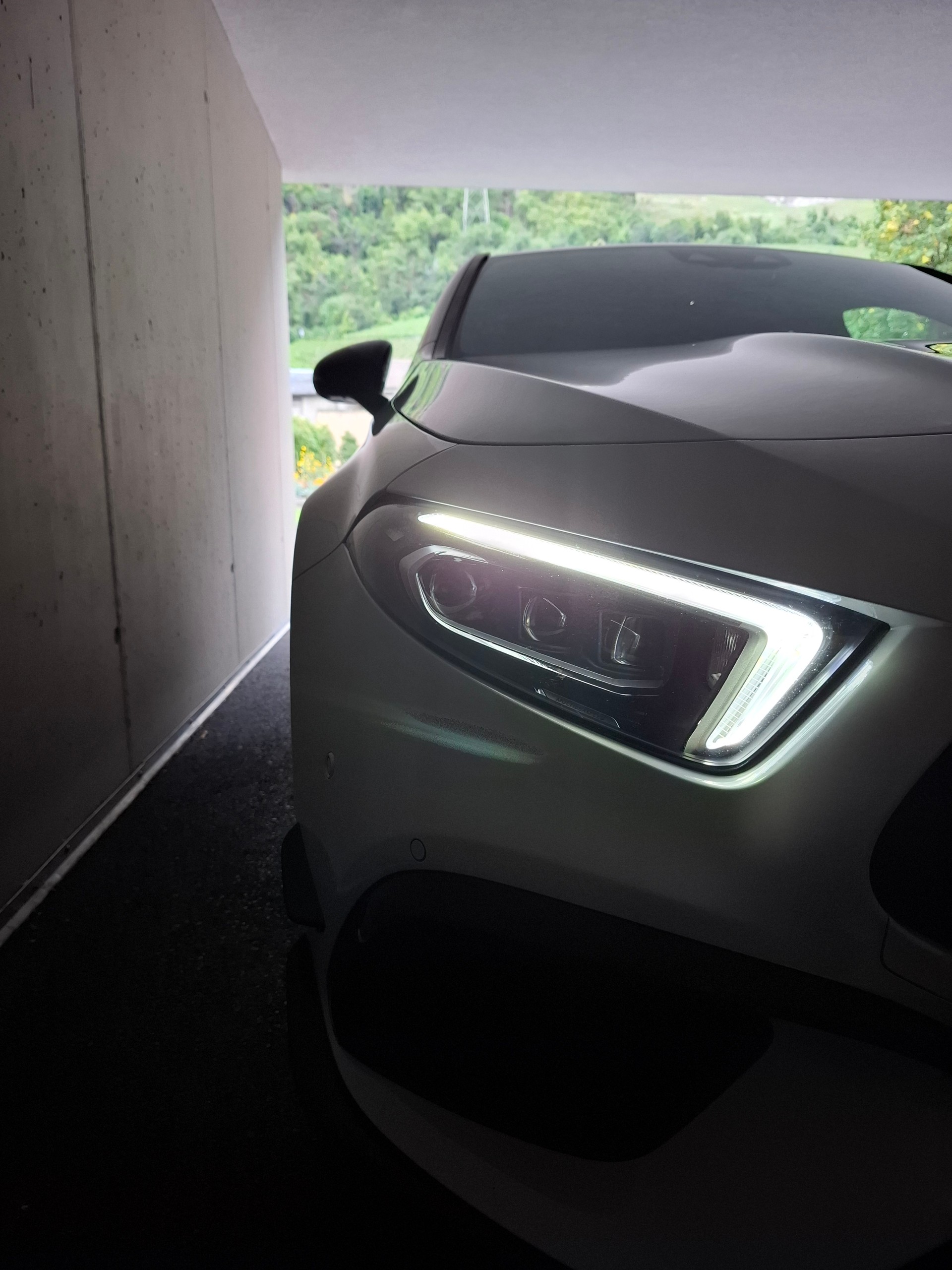 MERCEDES-BENZ A 35 AMG 4Matic Speedshift-image-3