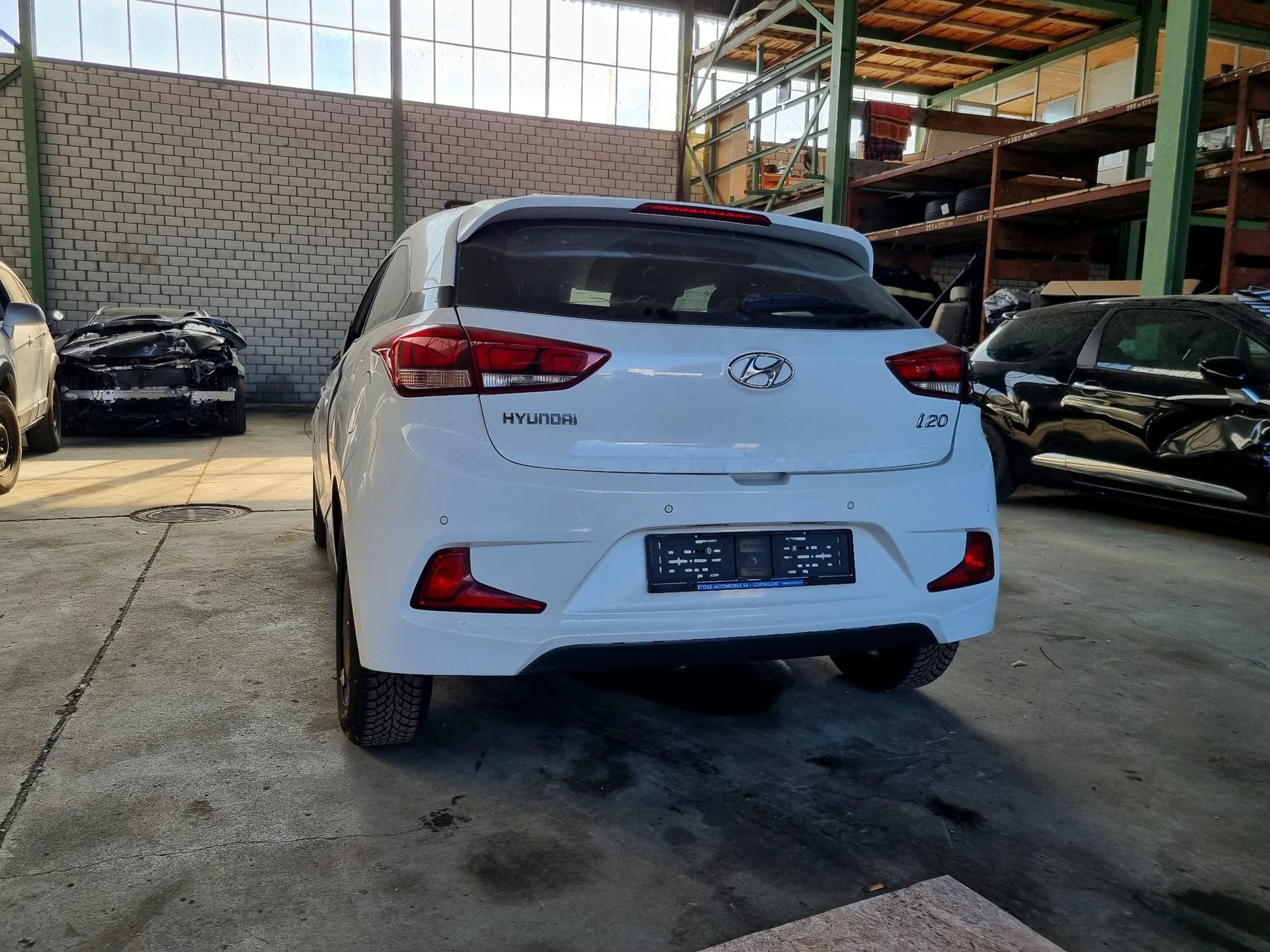 HYUNDAI i20 Coupé 1.4 Amplia-image-6