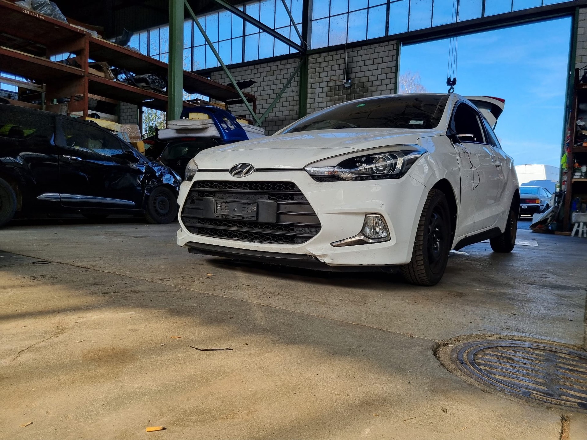 HYUNDAI i20 Coupé 1.4 Amplia-image-0