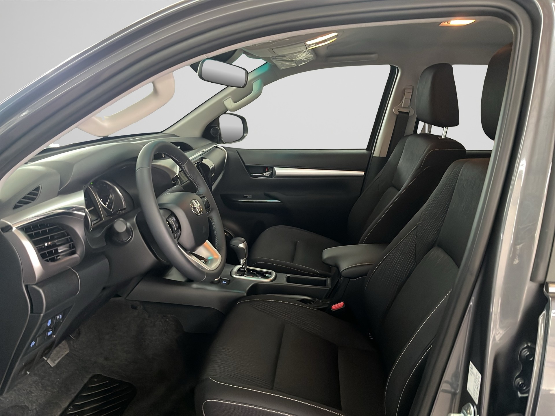 TOYOTA Hilux DC Pick-up 2.8D Style MHEV-image-7